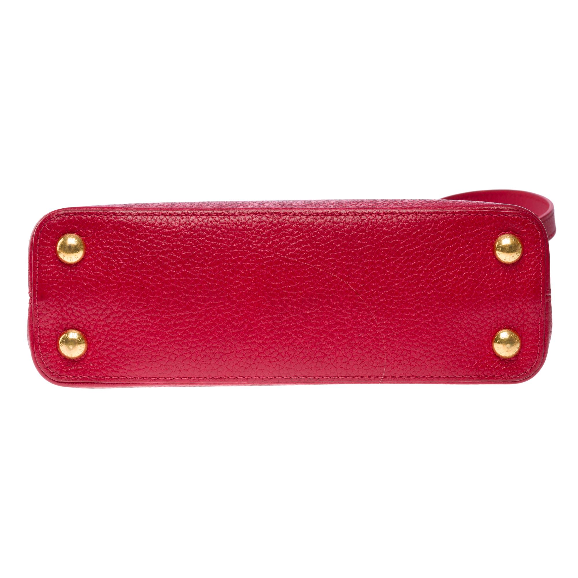 Ravissante bandoulière de sac à main Louis Vuitton Capucines BB en cuir rouge écarlate, GHW en vente 5