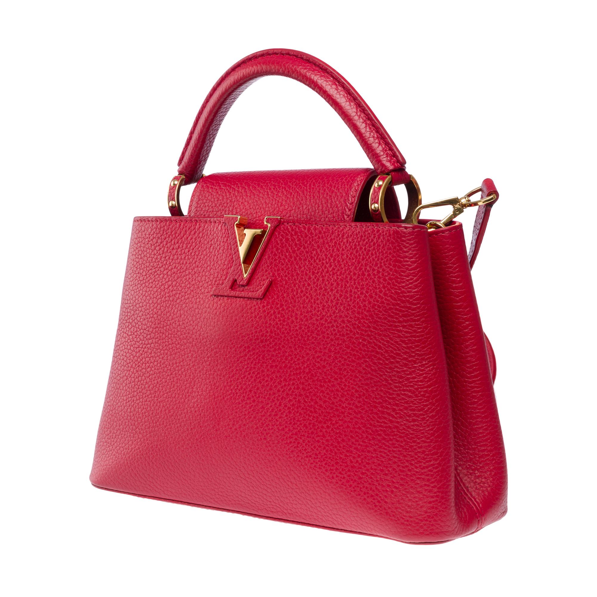 Ravissante bandoulière de sac à main Louis Vuitton Capucines BB en cuir rouge écarlate, GHW Bon état - En vente à Paris, IDF