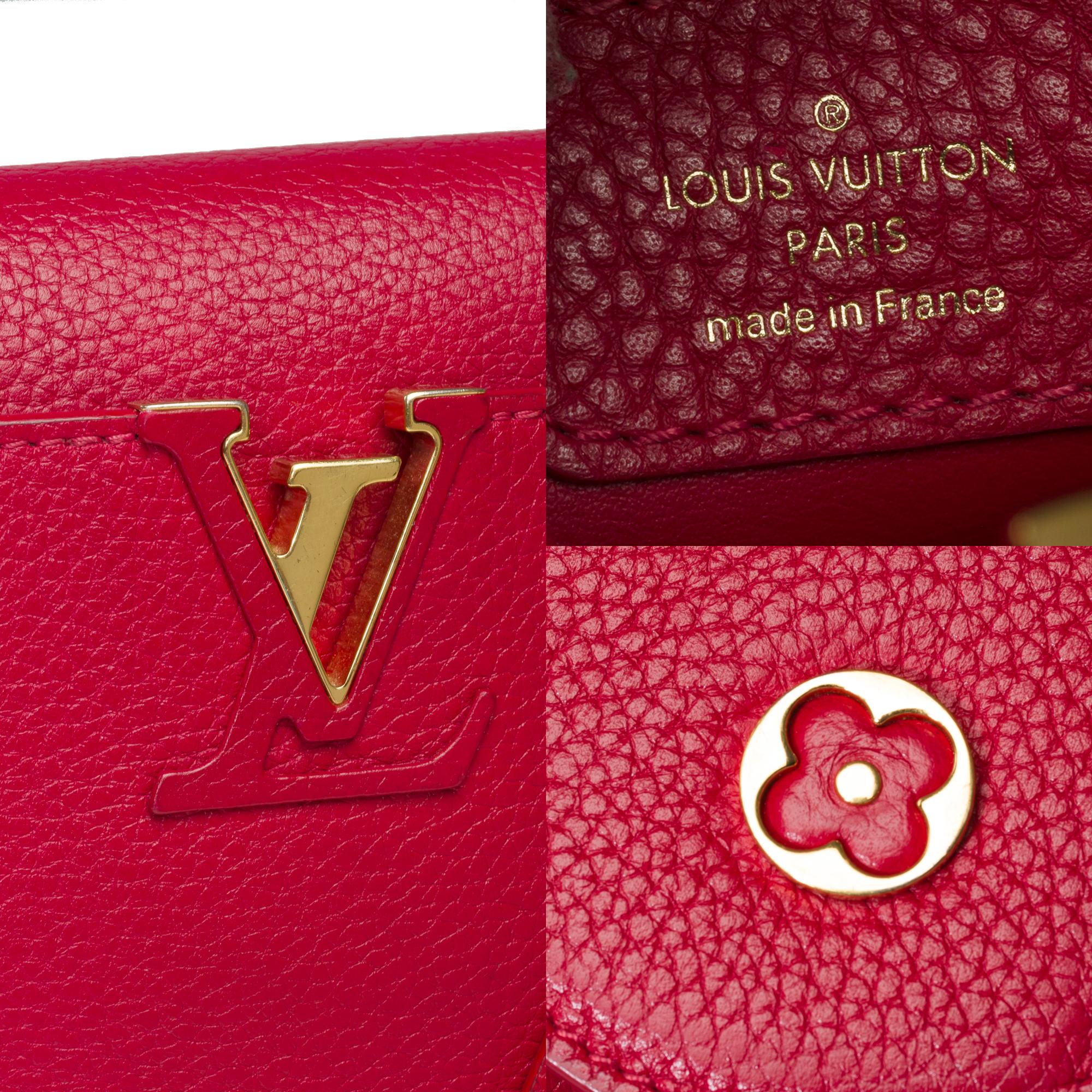Ravissante bandoulière de sac à main Louis Vuitton Capucines BB en cuir rouge écarlate, GHW en vente 1