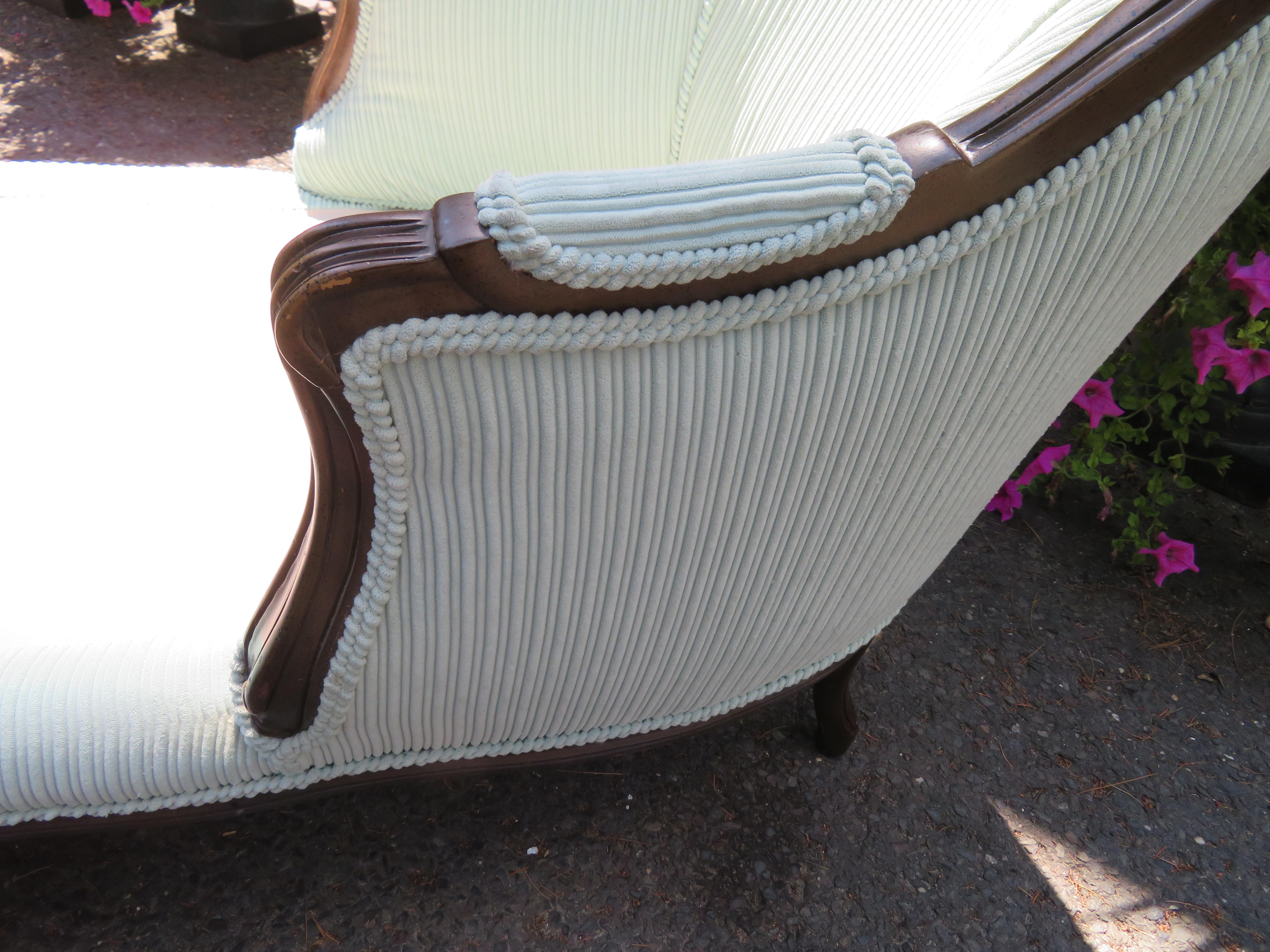 French Provincial Lovely Louis XIV Style Chaise Lounge For Sale