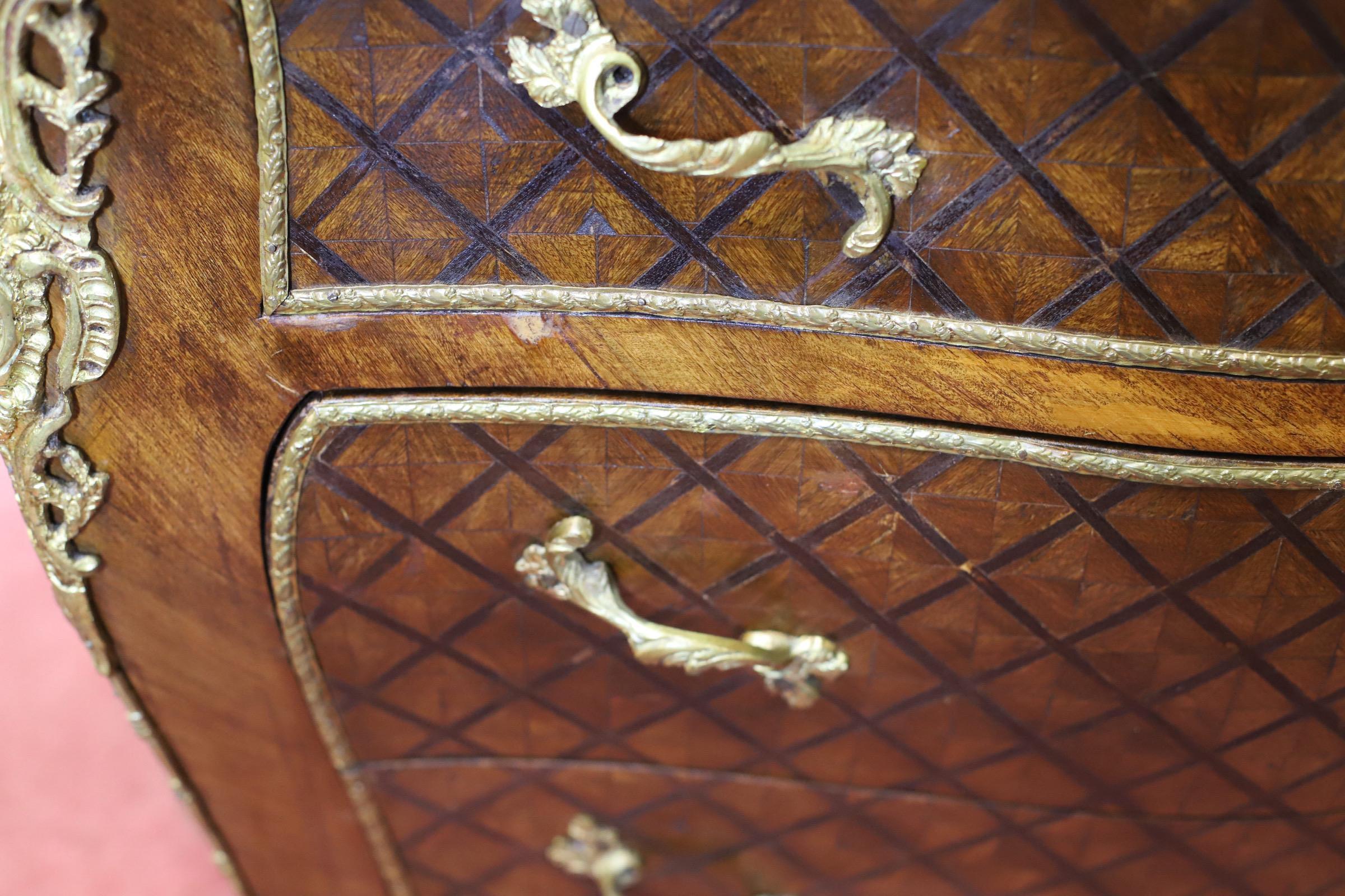 Lovely Louis XV Style Chest Of Three Drawers & Marble Top For Sale 4