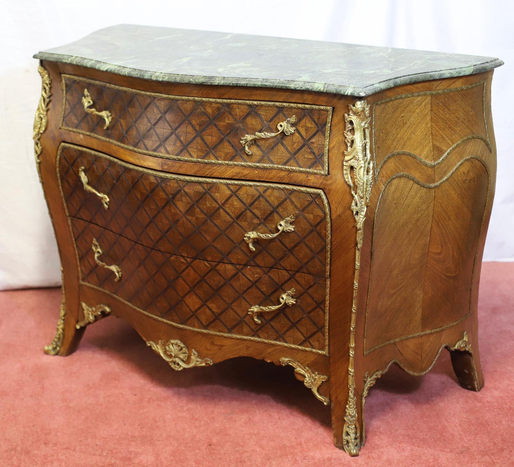 Lovely Louis XV Style Chest Of Three Drawers & Marble Top For Sale 5