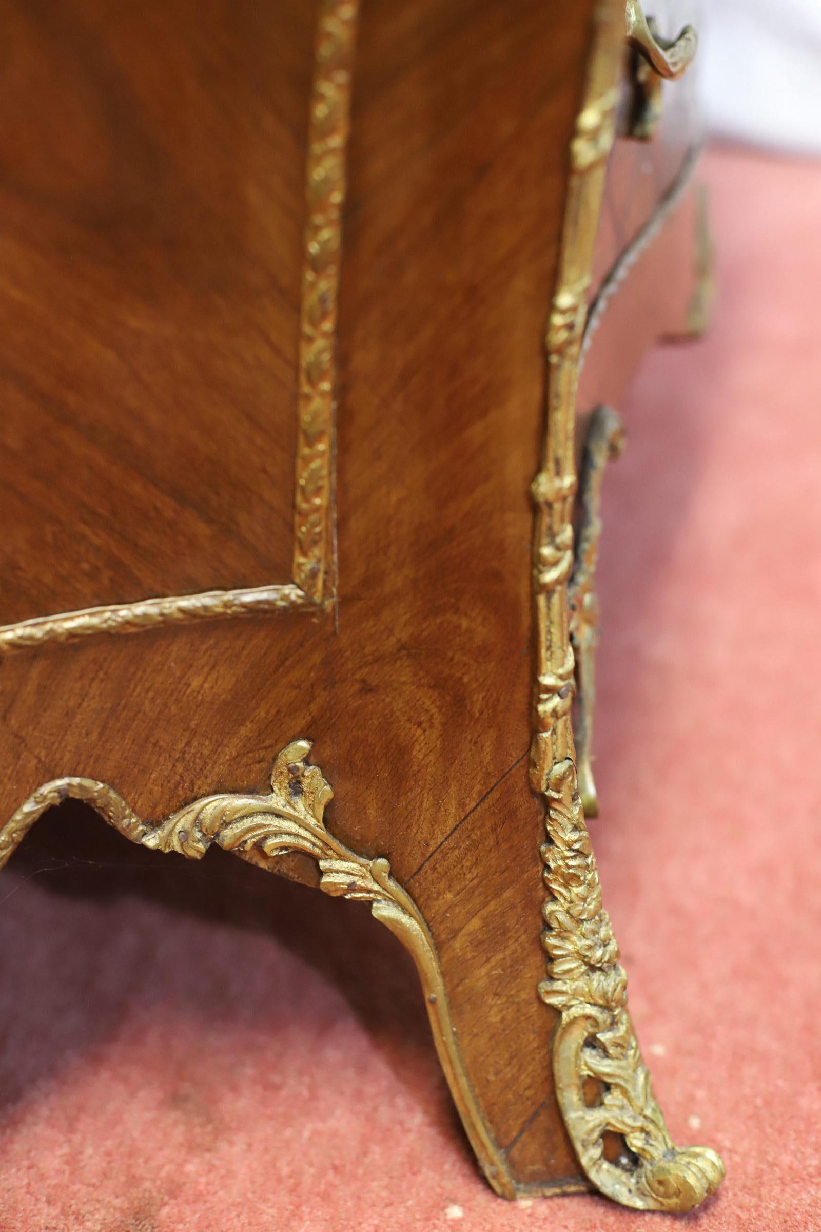 Lovely Louis XV Style Chest Of Three Drawers & Marble Top For Sale 12