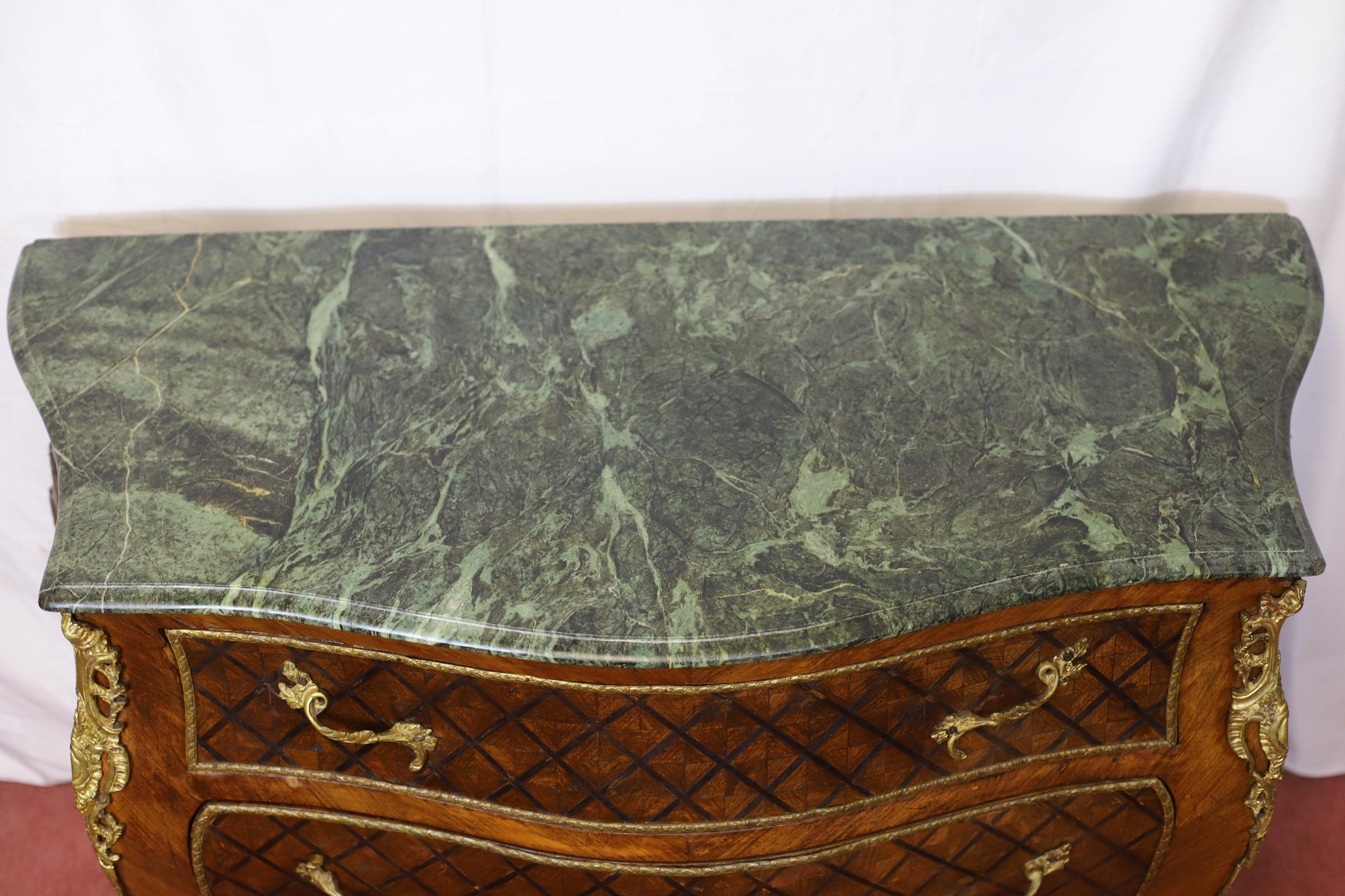 British Lovely Louis XV Style Chest Of Three Drawers & Marble Top For Sale