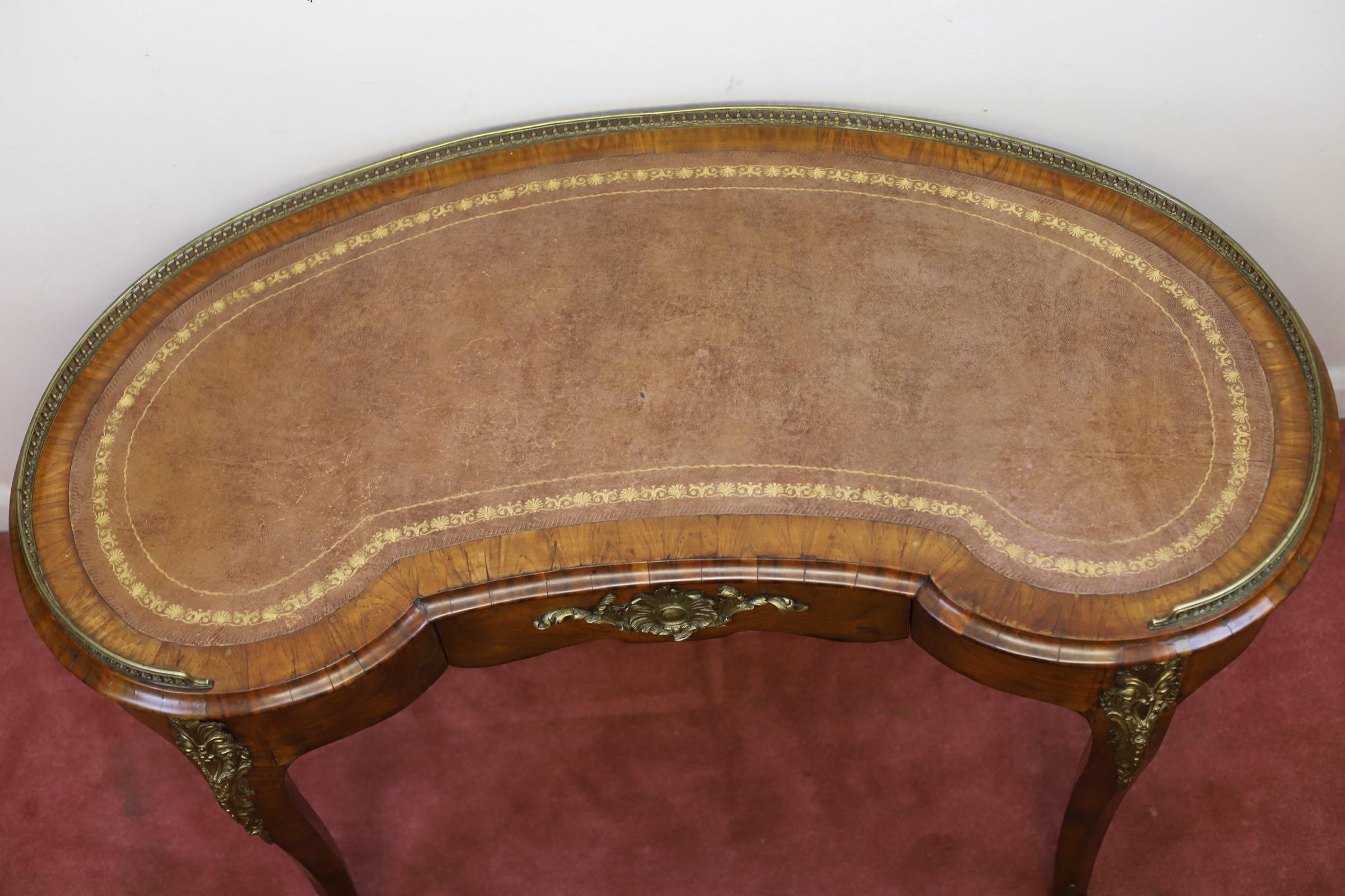 Lovely Louis XV Style Kidney Shaped Writing Table For Sale 3