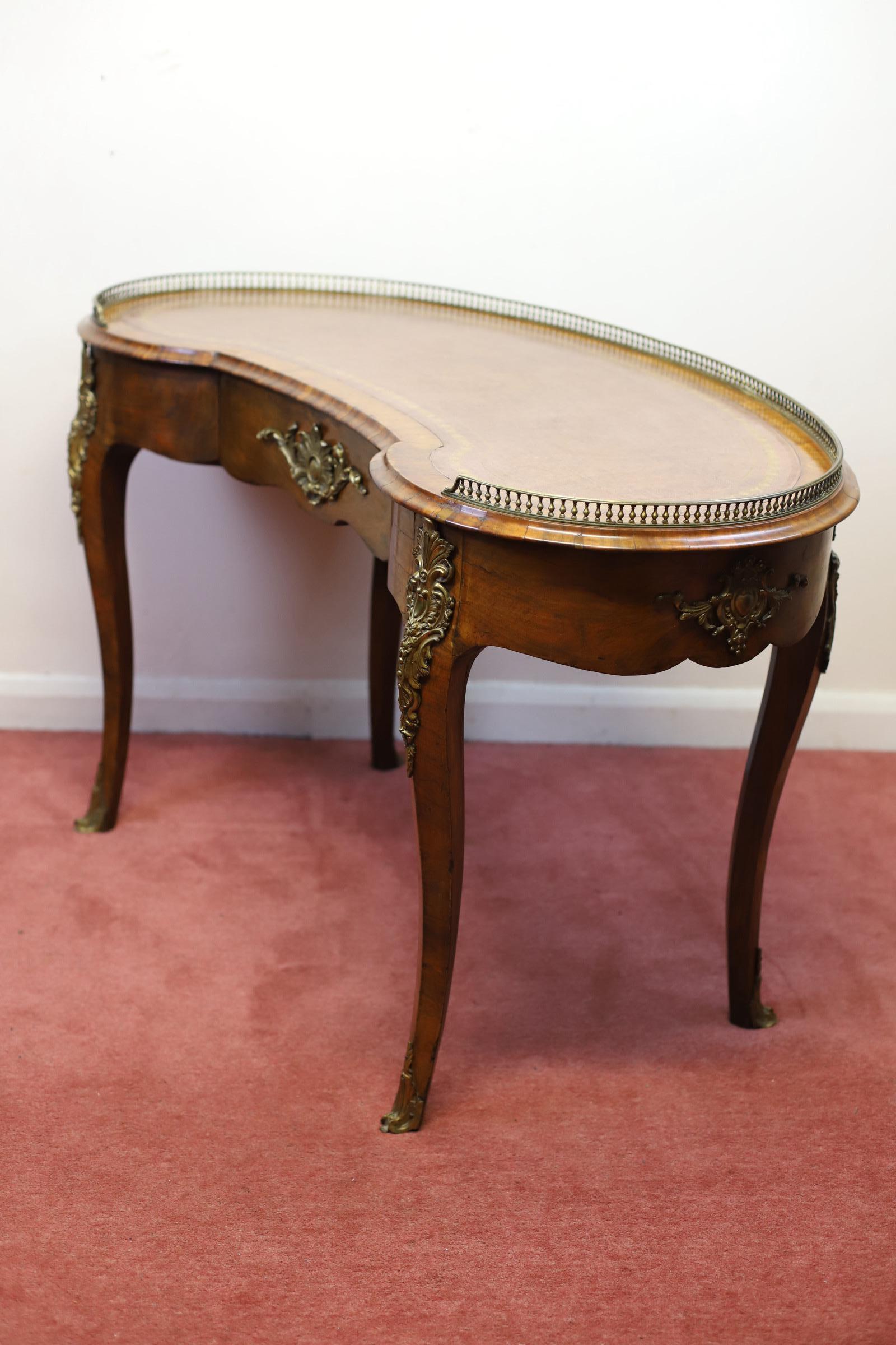 Lovely Louis XV Style Kidney Shaped Writing Table For Sale 4