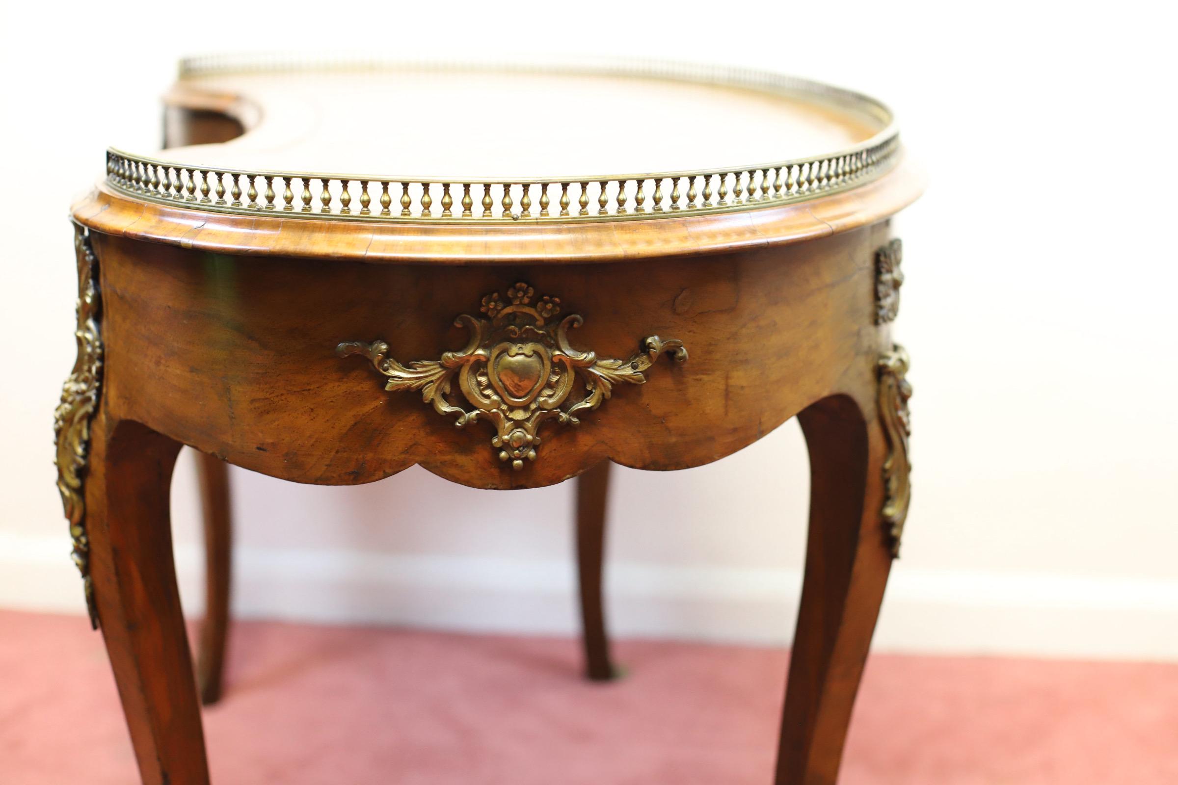 Lovely Louis XV Style Kidney Shaped Writing Table For Sale 6