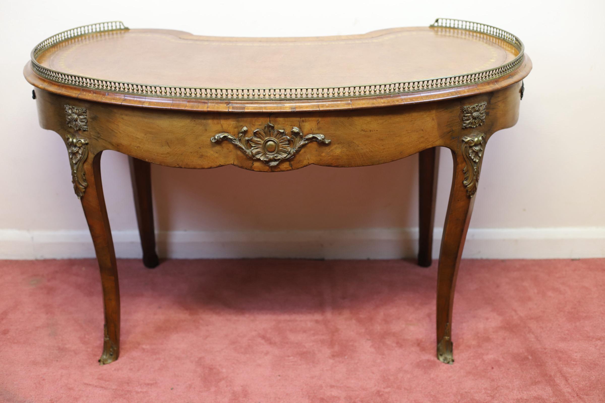 Lovely Louis XV Style Kidney Shaped Writing Table For Sale 7