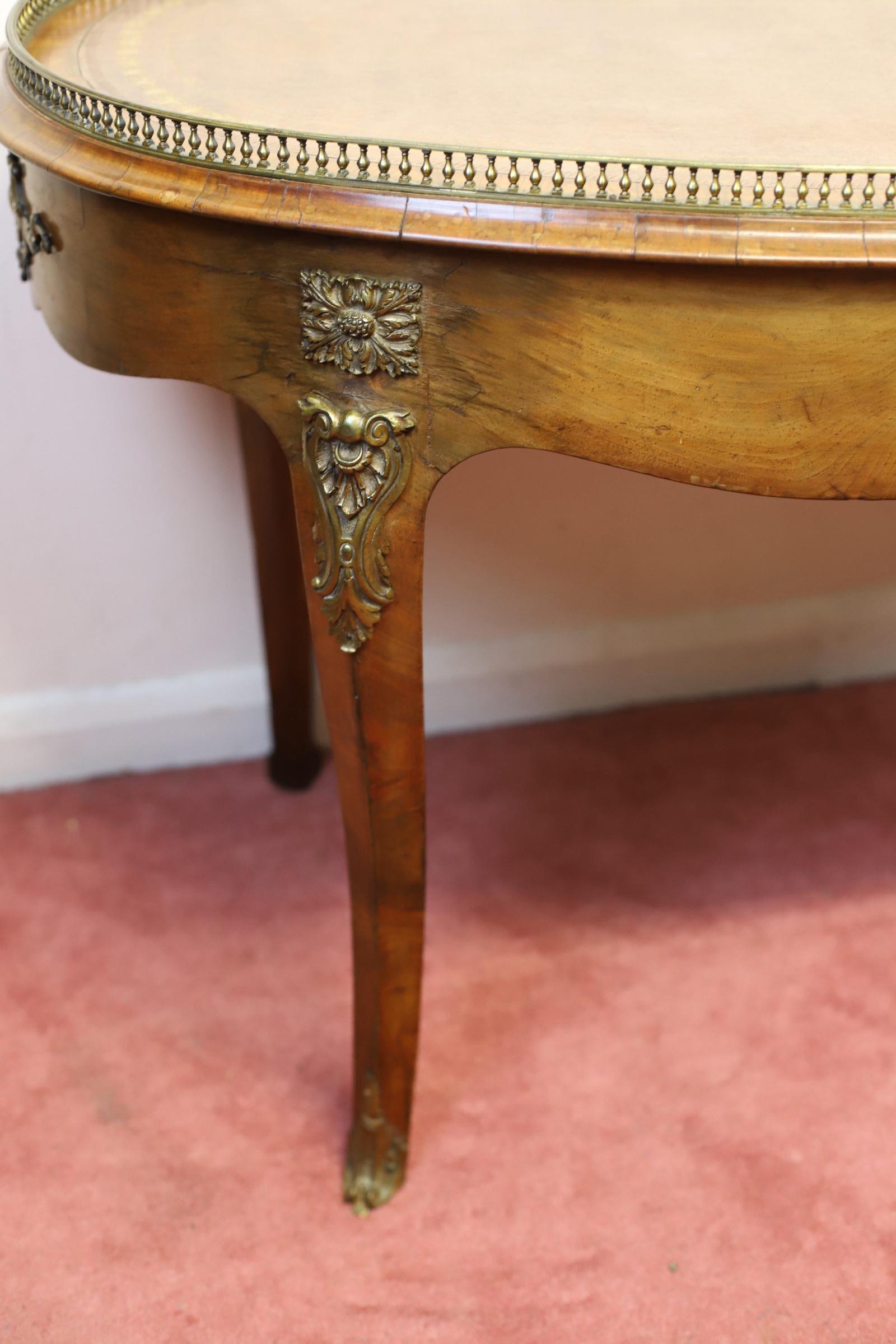 Lovely Louis XV Style Kidney Shaped Writing Table For Sale 9