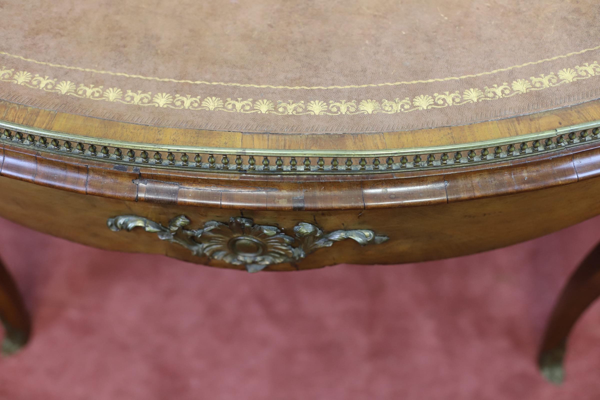 Lovely Louis XV Style Kidney Shaped Writing Table For Sale 11