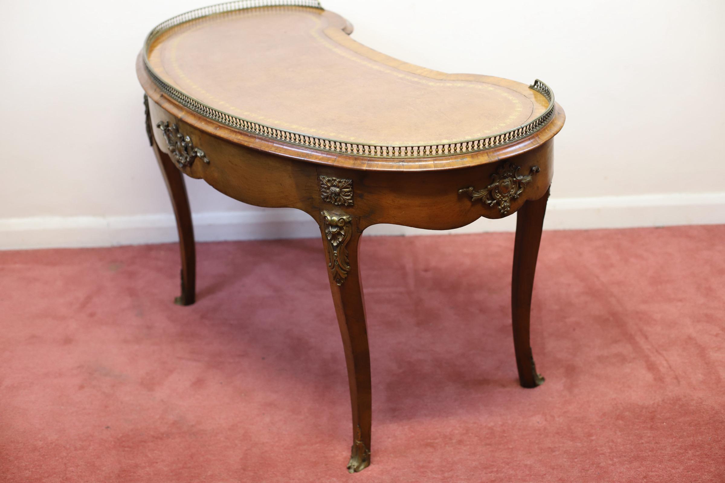 Lovely Louis XV Style Kidney Shaped Writing Table For Sale 12