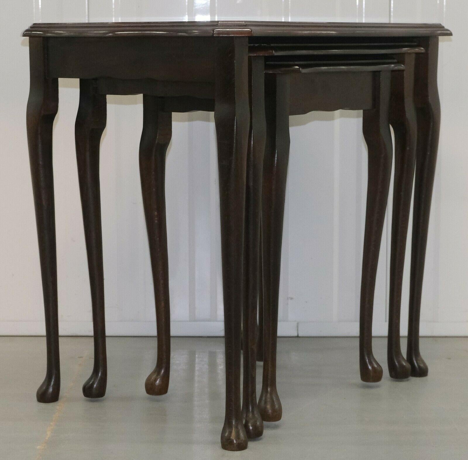 20th Century Lovely Hardwood Brown Set Nest of Tables on Cabriole Legs For Sale