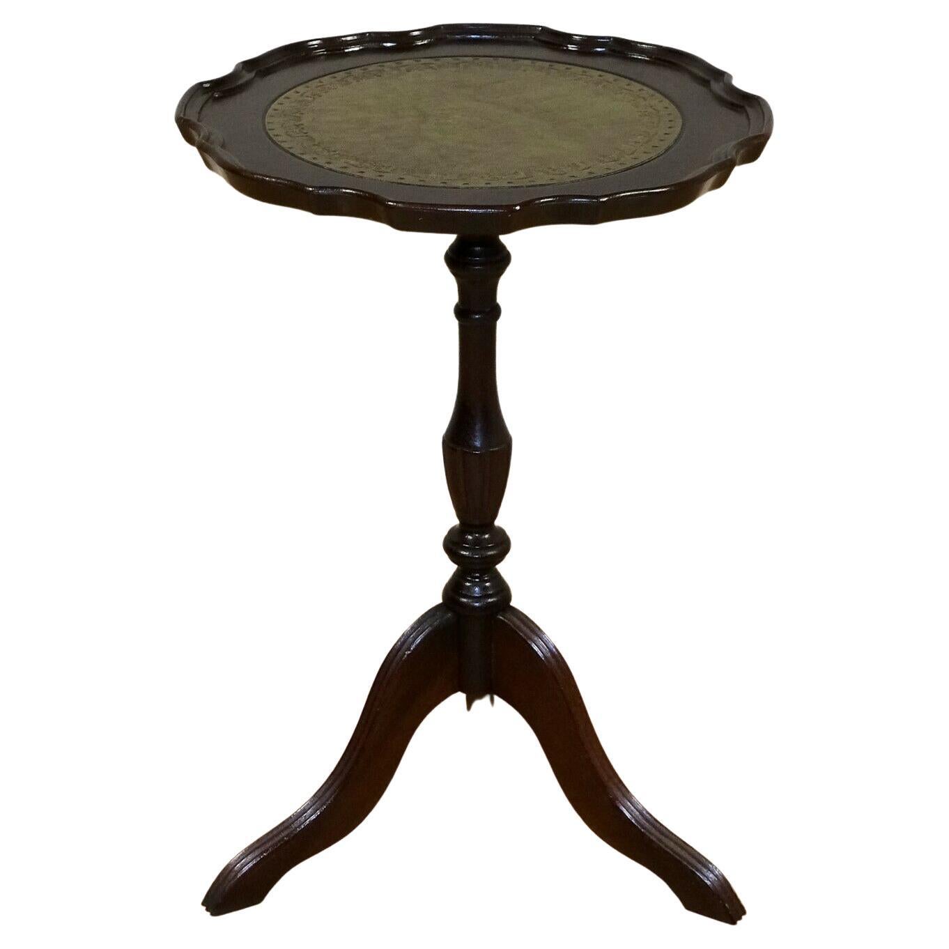 Lovely Hardwood Green Top & Gold Tooling Tripod Pie Crust Edge Side/Wine Table For Sale