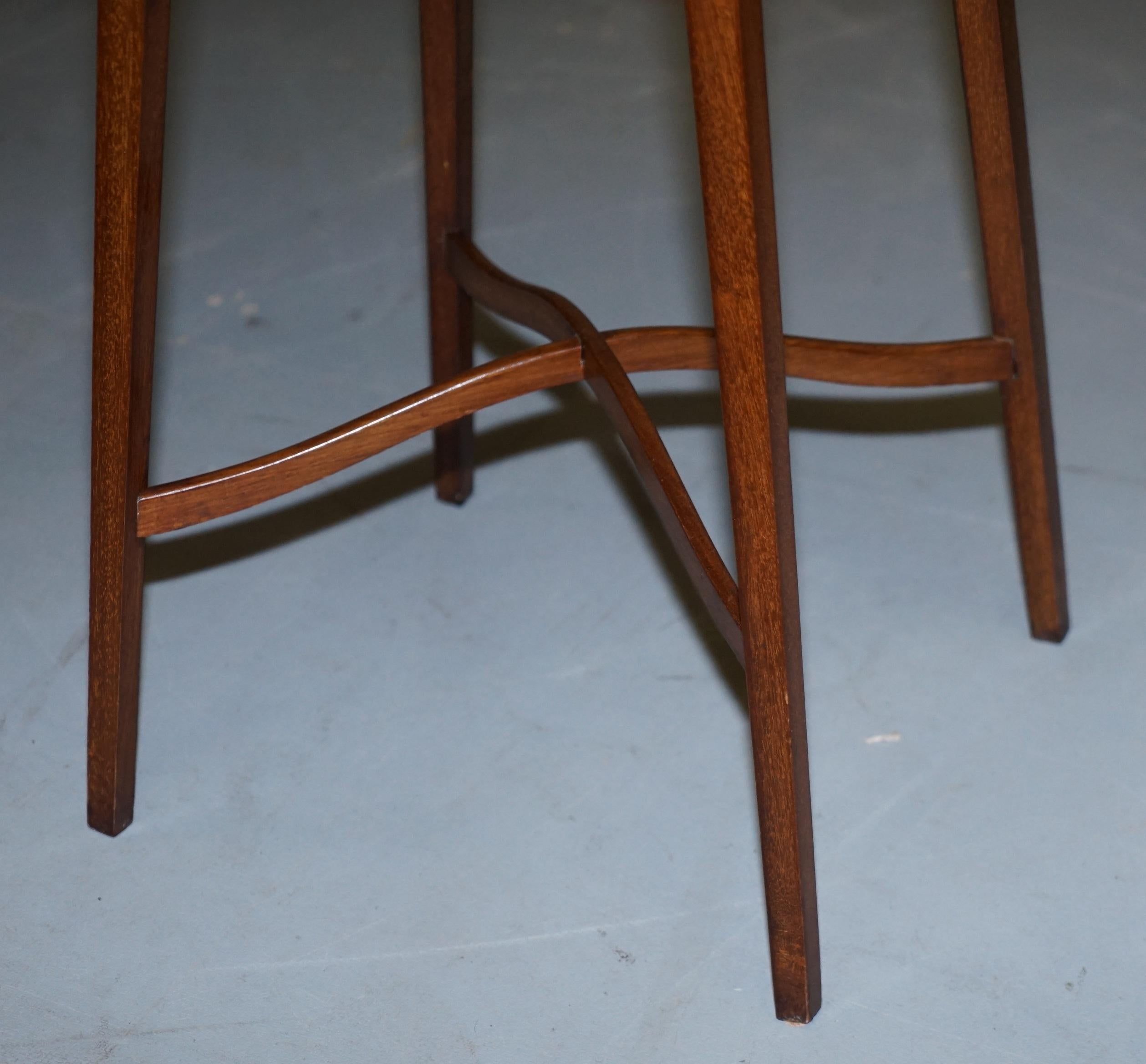 Lovely Hardwood Vintage Round Side End Lamp Wine Table Stunning Timber Patina 5