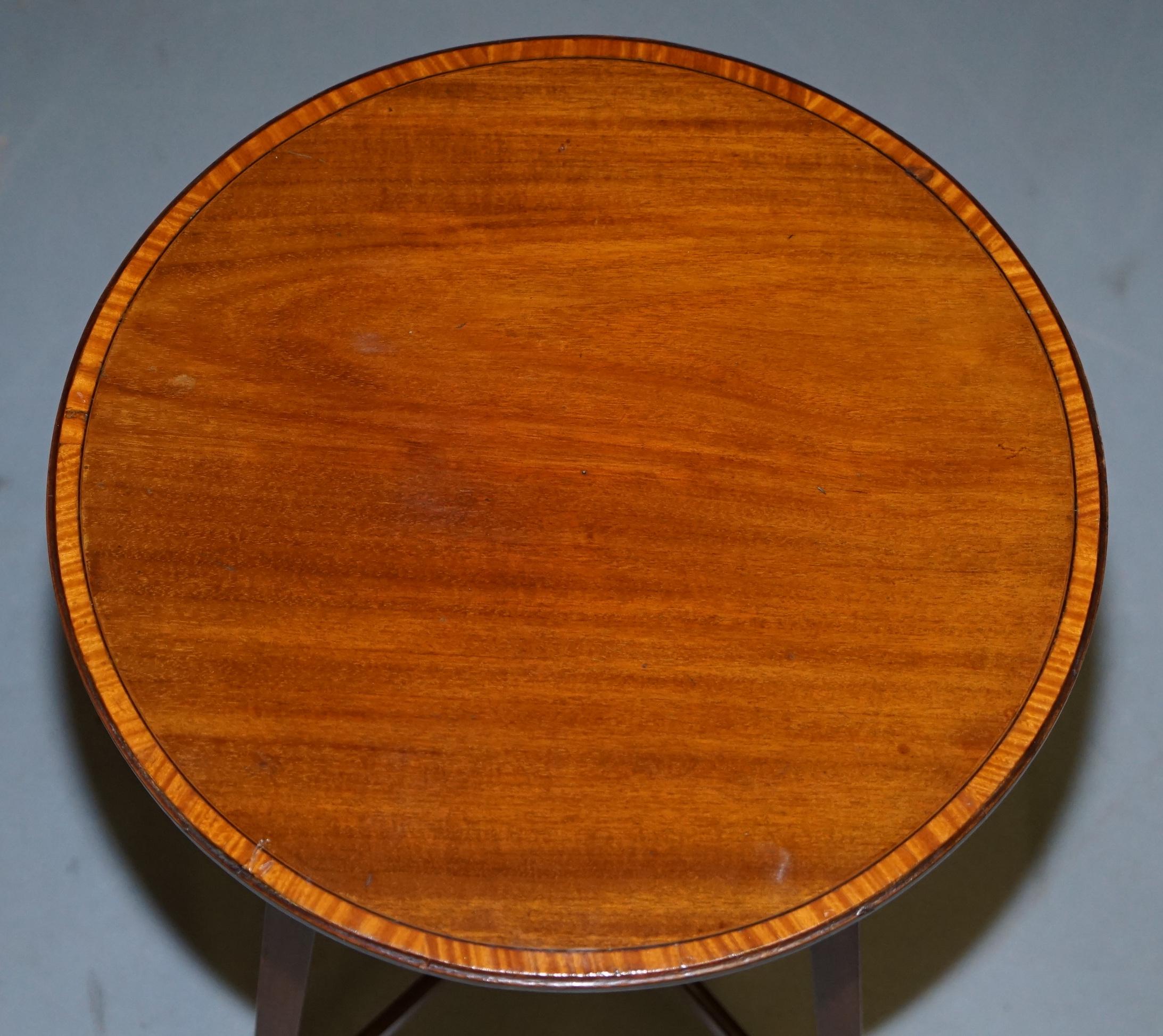 Modern Lovely Hardwood Vintage Round Side End Lamp Wine Table Stunning Timber Patina