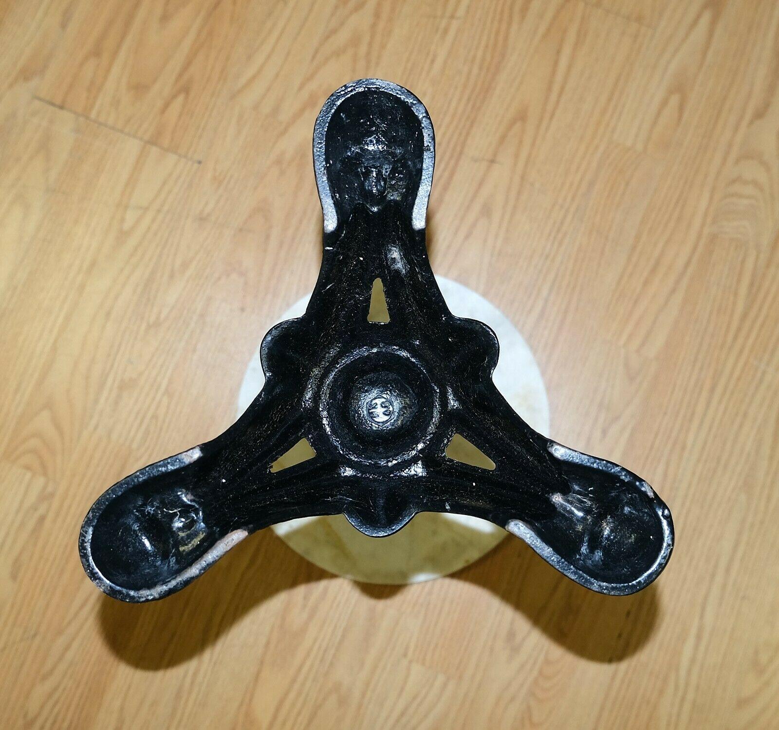 Lovely Marble Wine/Side Top Table Standing on Iron Tripod Base with Nice Details 3