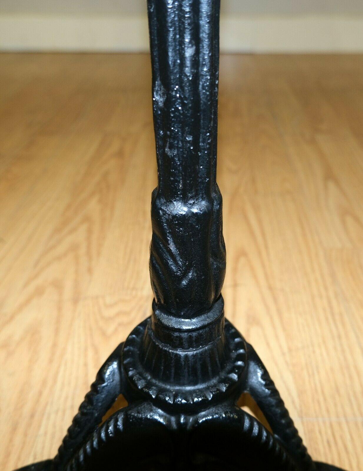 Lovely Marble Wine/Side Top Table Standing on Iron Tripod Base with Nice Details In Good Condition In West Sussex, Pulborough