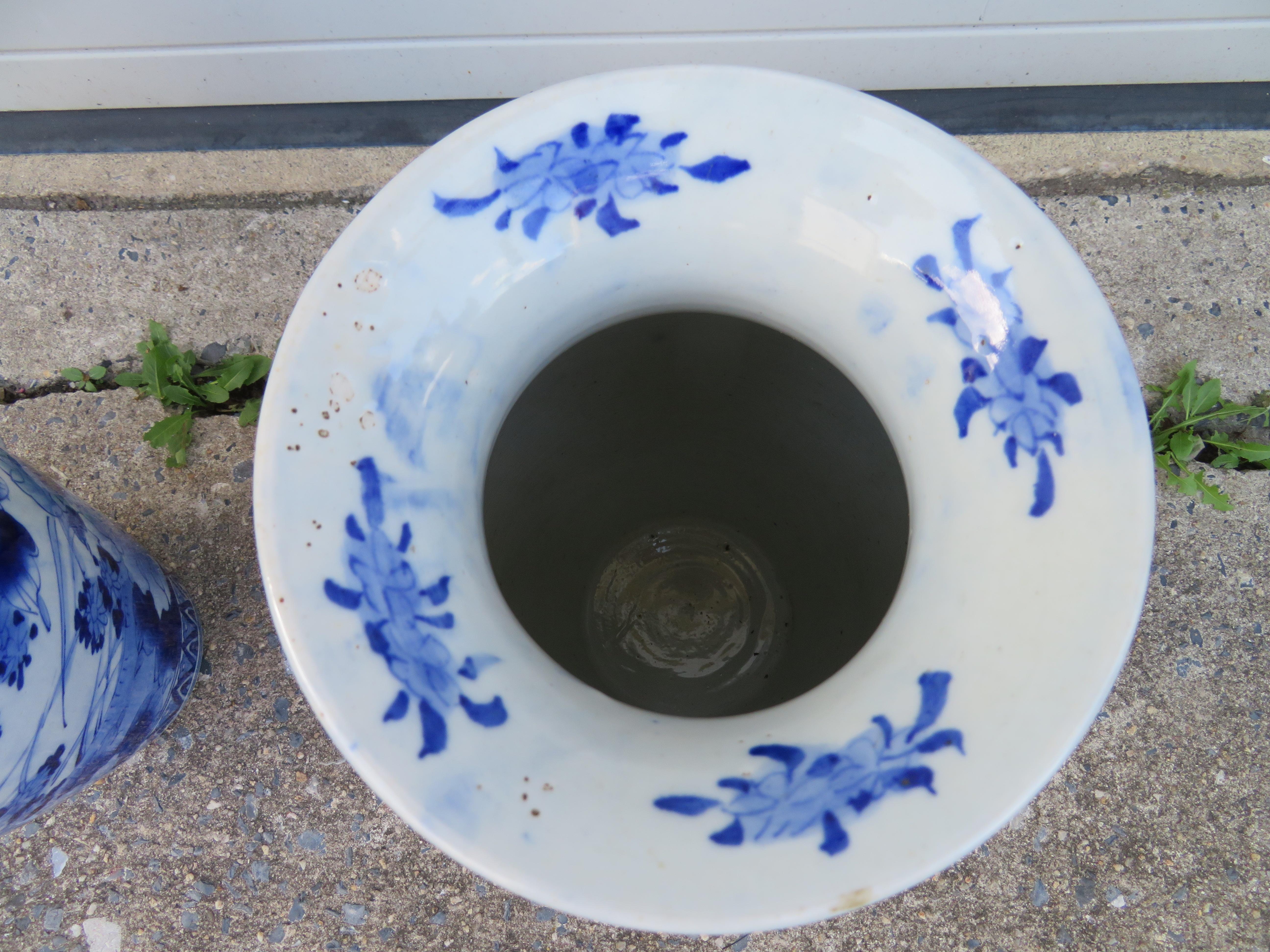 Mid-20th Century Lovely Matching Pair of Porcelain Blue and White Oriental Vases For Sale