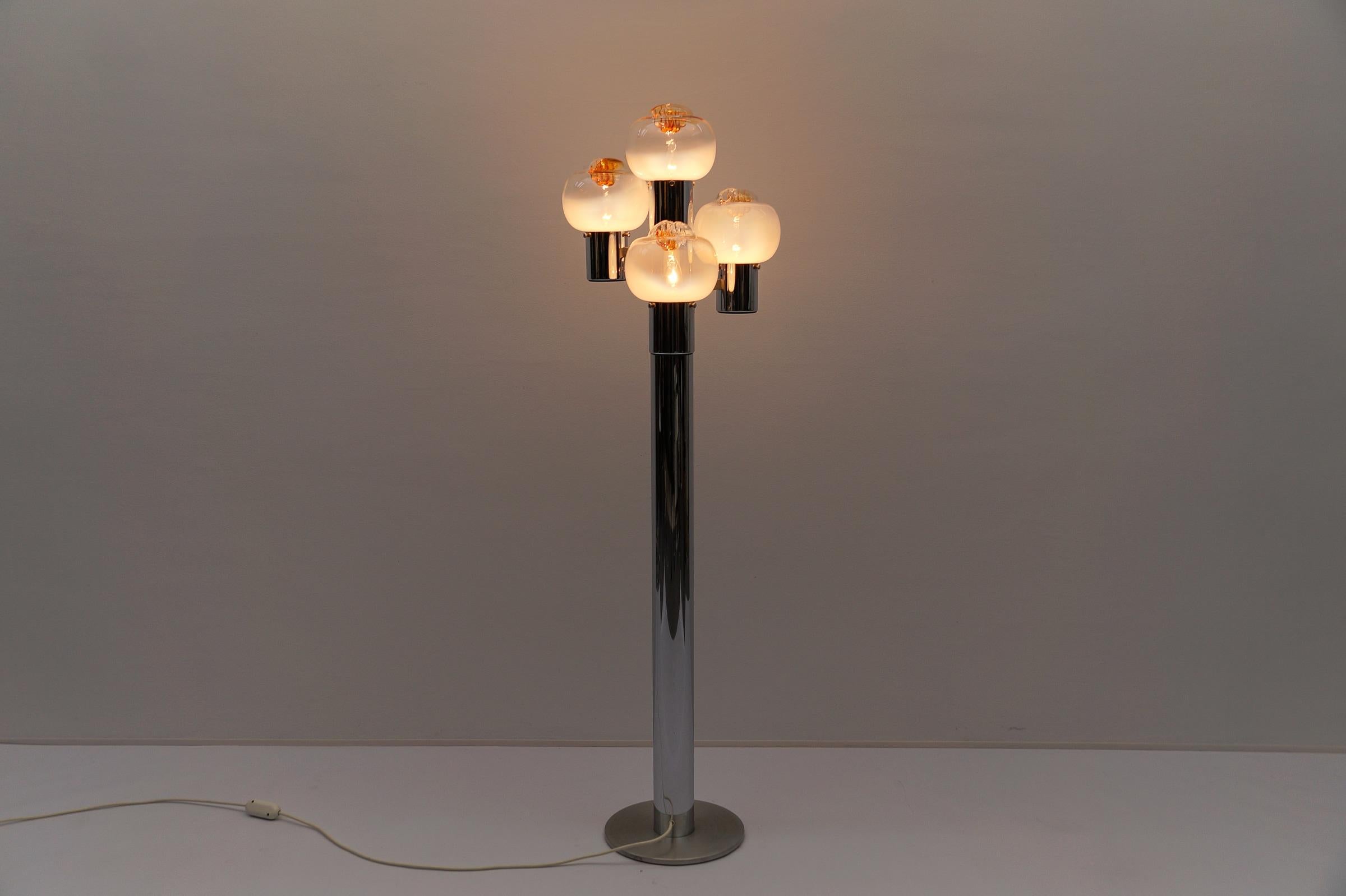Lovely Mazzega Murano Glass Floor Lamp, 1960s Italy For Sale 1