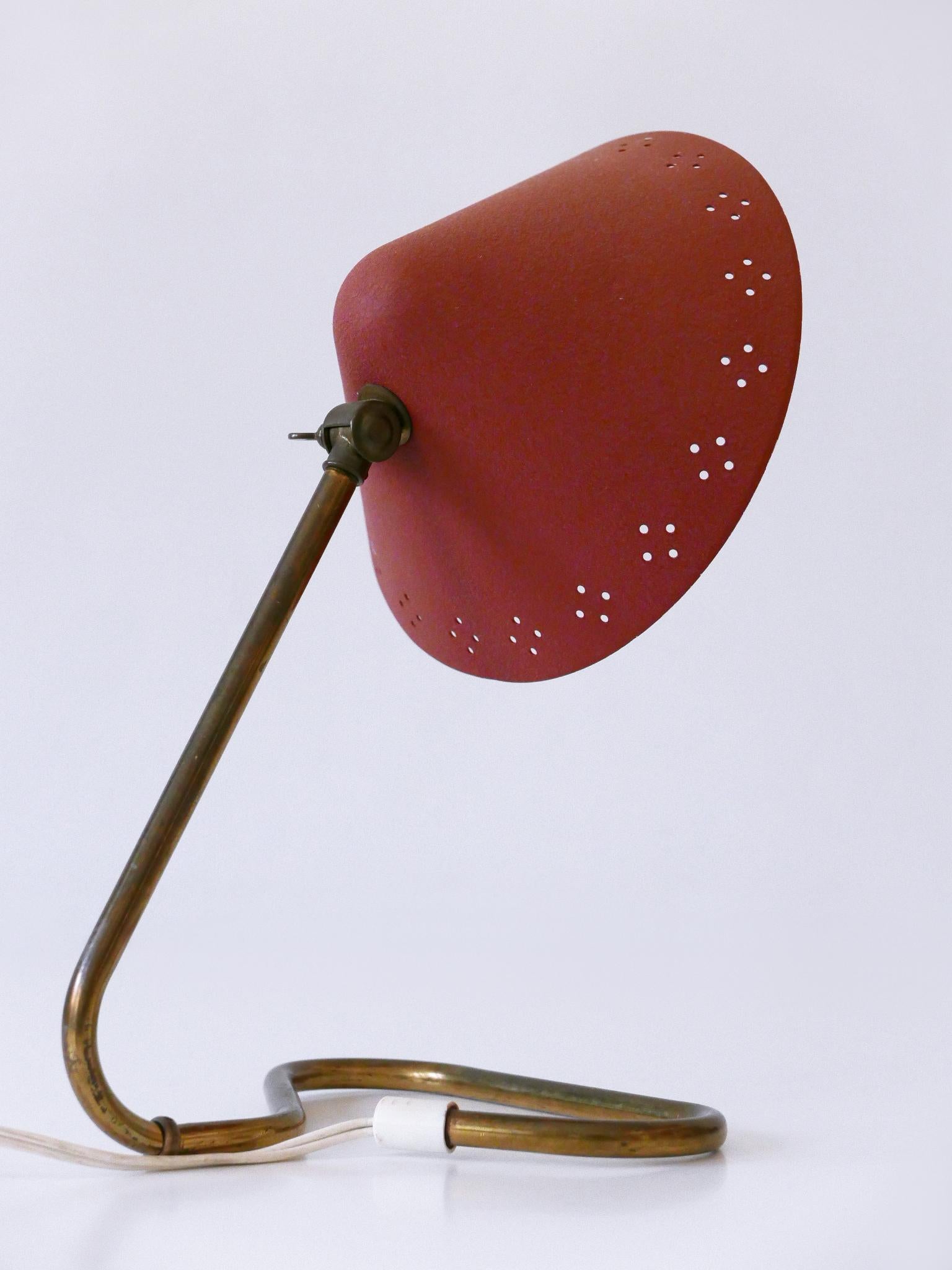 Lampe de table en laiton du milieu du siècle par Erik Wärnå pour Gnosjö Suède années 1950 Bon état - En vente à Munich, DE