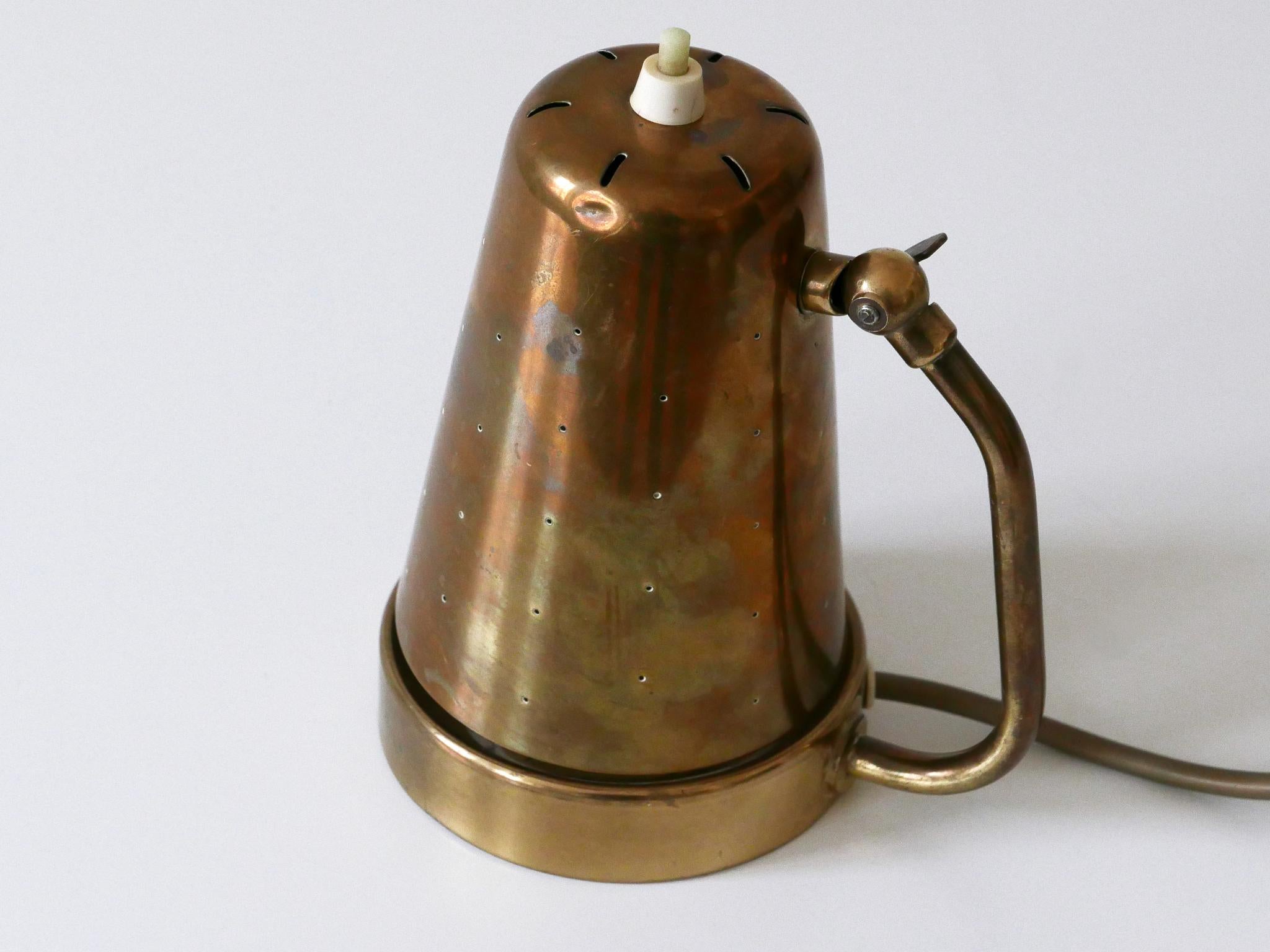 Schöne Tischlampe oder Wandleuchte aus Messing aus der Mitte des Jahrhunderts von Borens Boras Schweden 1950er Jahre im Angebot 9