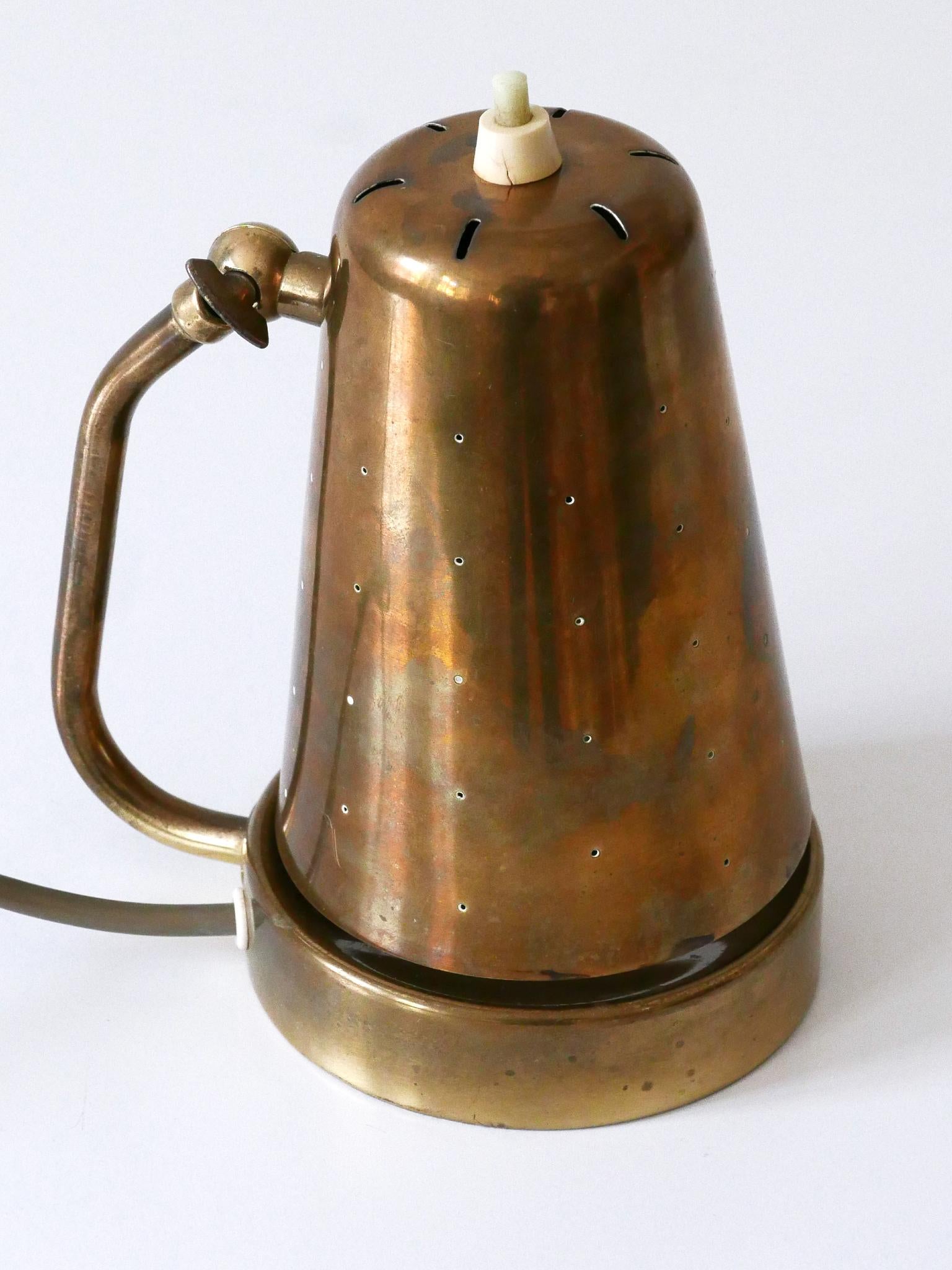 Schöne Tischlampe oder Wandleuchte aus Messing aus der Mitte des Jahrhunderts von Borens Boras Schweden 1950er Jahre (Moderne der Mitte des Jahrhunderts) im Angebot