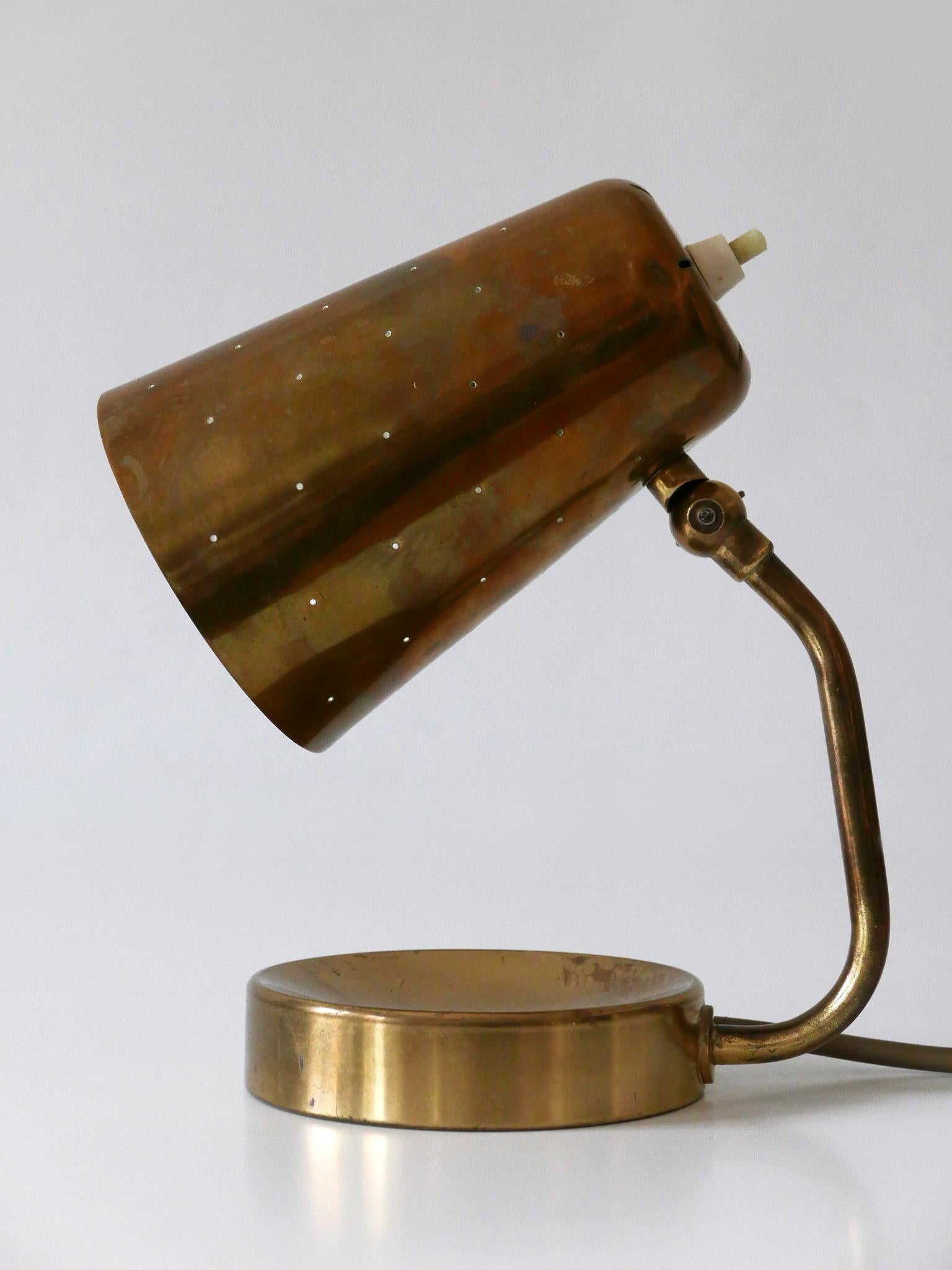 Schöne Tischlampe oder Wandleuchte aus Messing aus der Mitte des Jahrhunderts von Borens Boras Schweden 1950er Jahre im Angebot 1