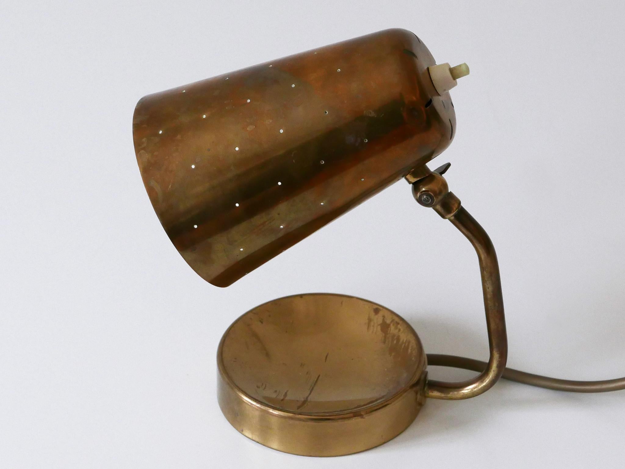 Schöne Tischlampe oder Wandleuchte aus Messing aus der Mitte des Jahrhunderts von Borens Boras Schweden 1950er Jahre im Angebot 3