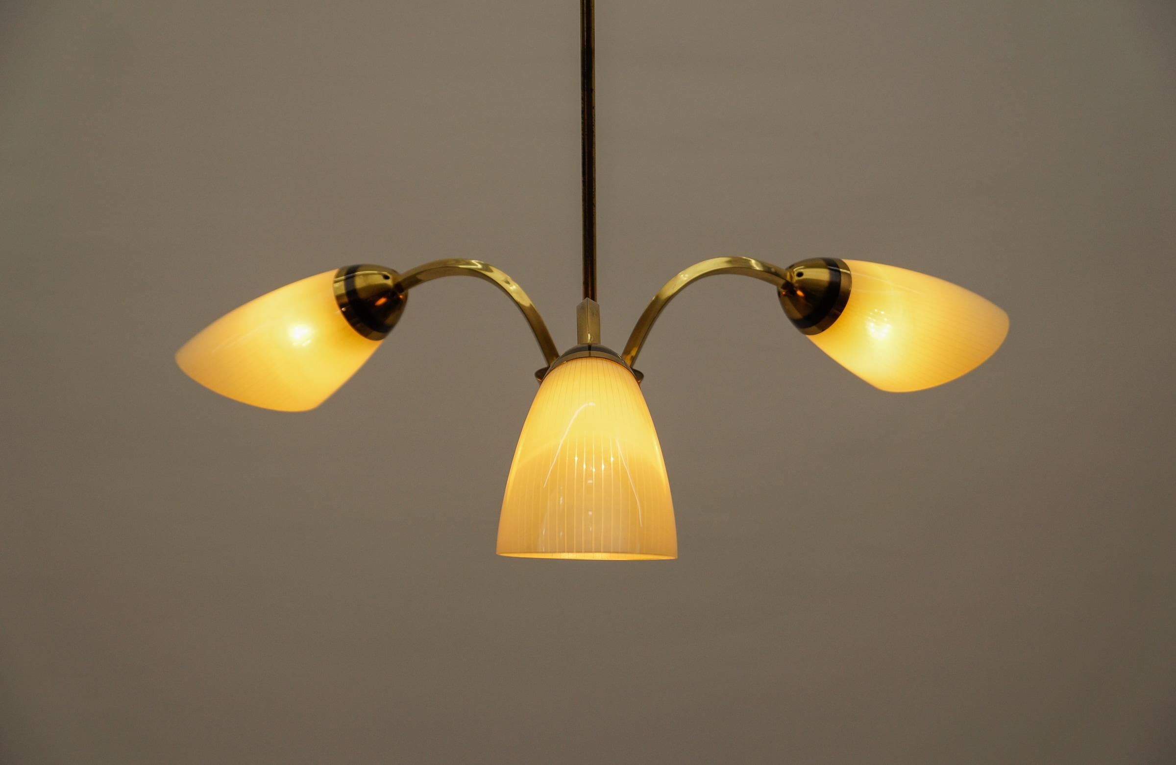 Schöne 3-armige Sputnik-Lampe aus Messing, Mid-Century Modern, 1950er Jahre 4