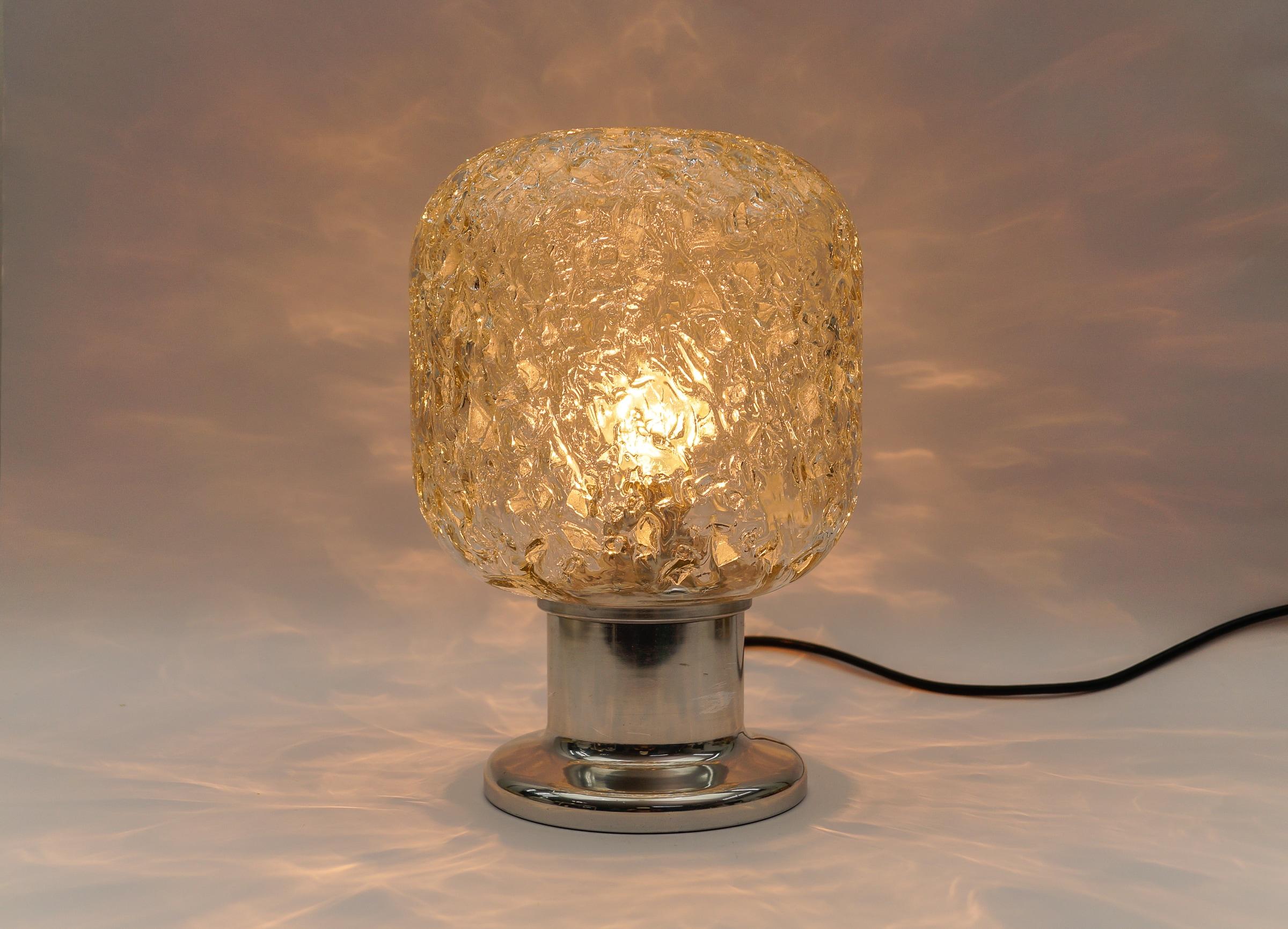 Tedesco Graziosa lampada da tavolo in vetro soffiato di Murano della DORIA, Germania, anni '60. in vendita