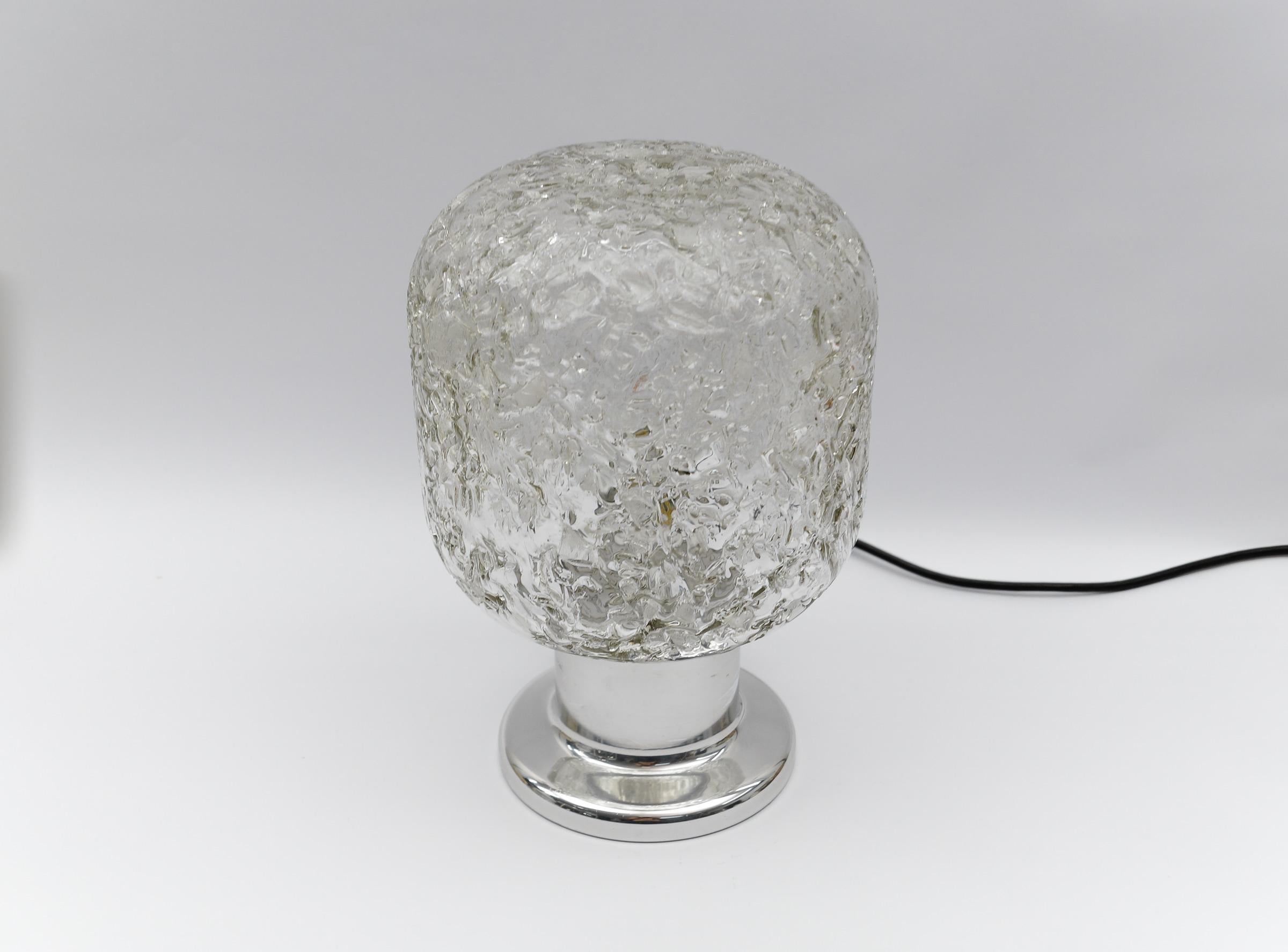 Graziosa lampada da tavolo in vetro soffiato di Murano della DORIA, Germania, anni '60. in vendita 1