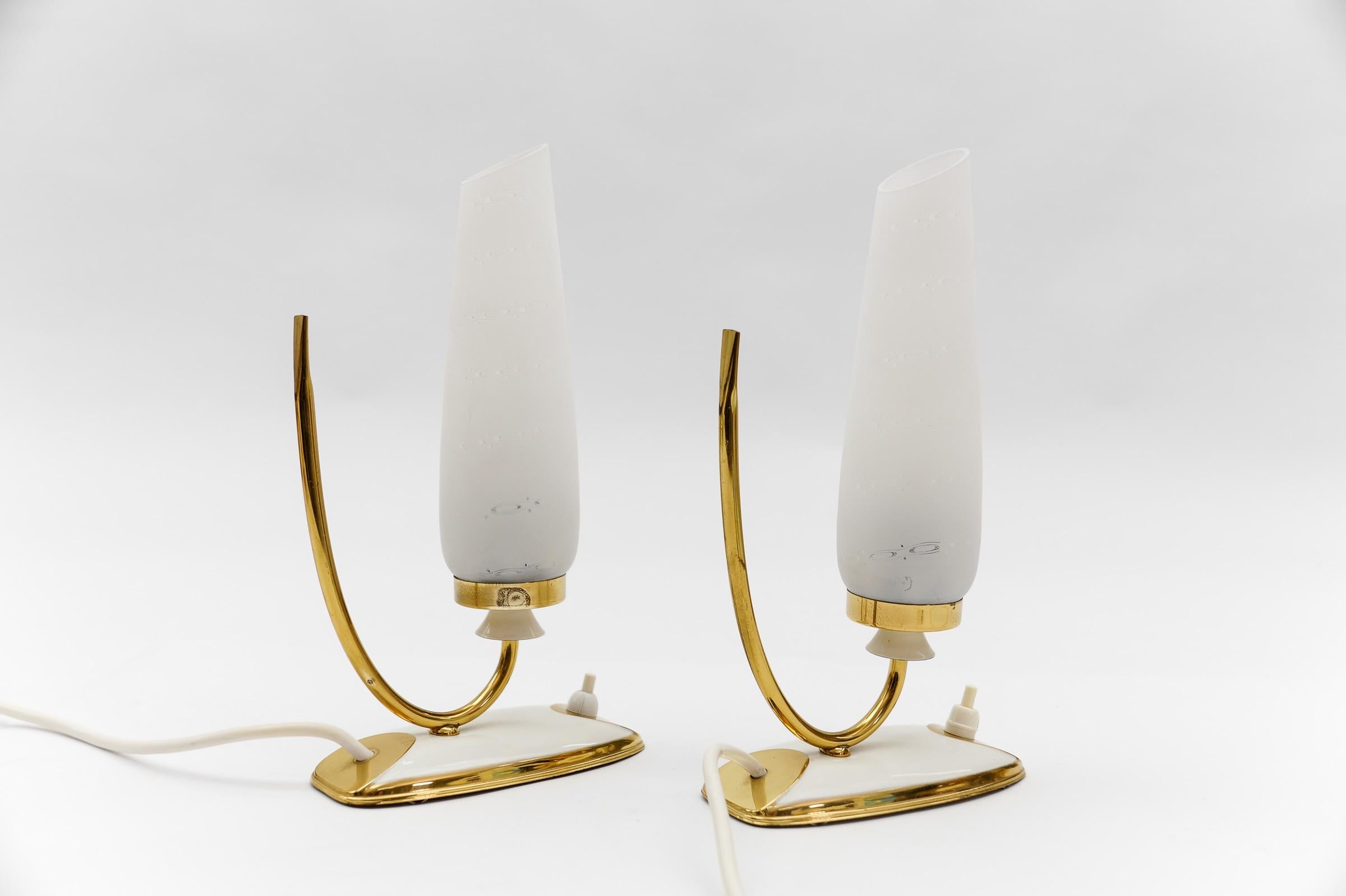 Lovely Mid-Century Modern Brass and Glass Table Lamps, 1950s   For Sale 4