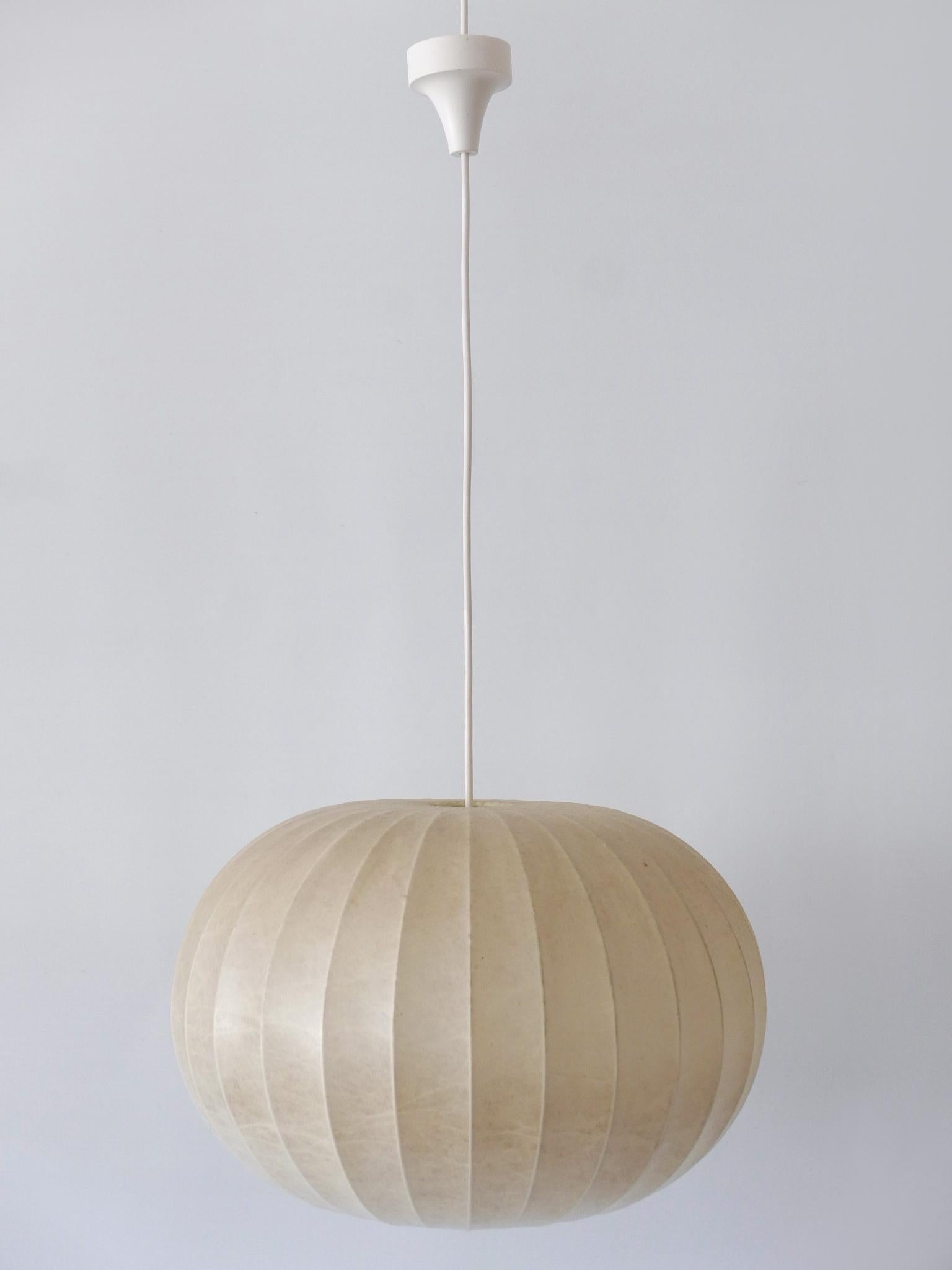Charmante lampe pendante Cocoon moderne du milieu du siècle Allemagne des années 1960 en vente 5