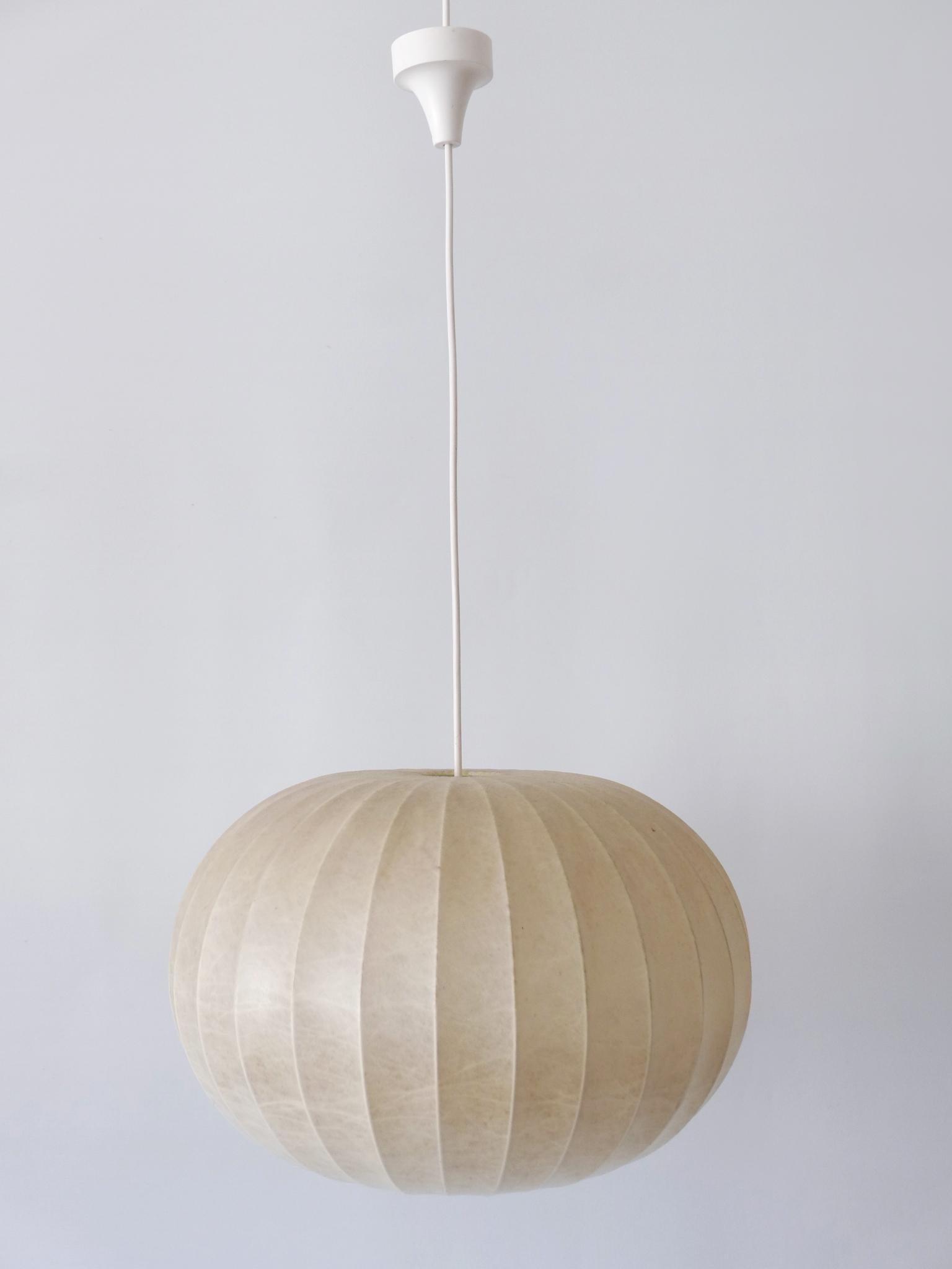 Milieu du XXe siècle Charmante lampe pendante Cocoon moderne du milieu du siècle Allemagne des années 1960 en vente