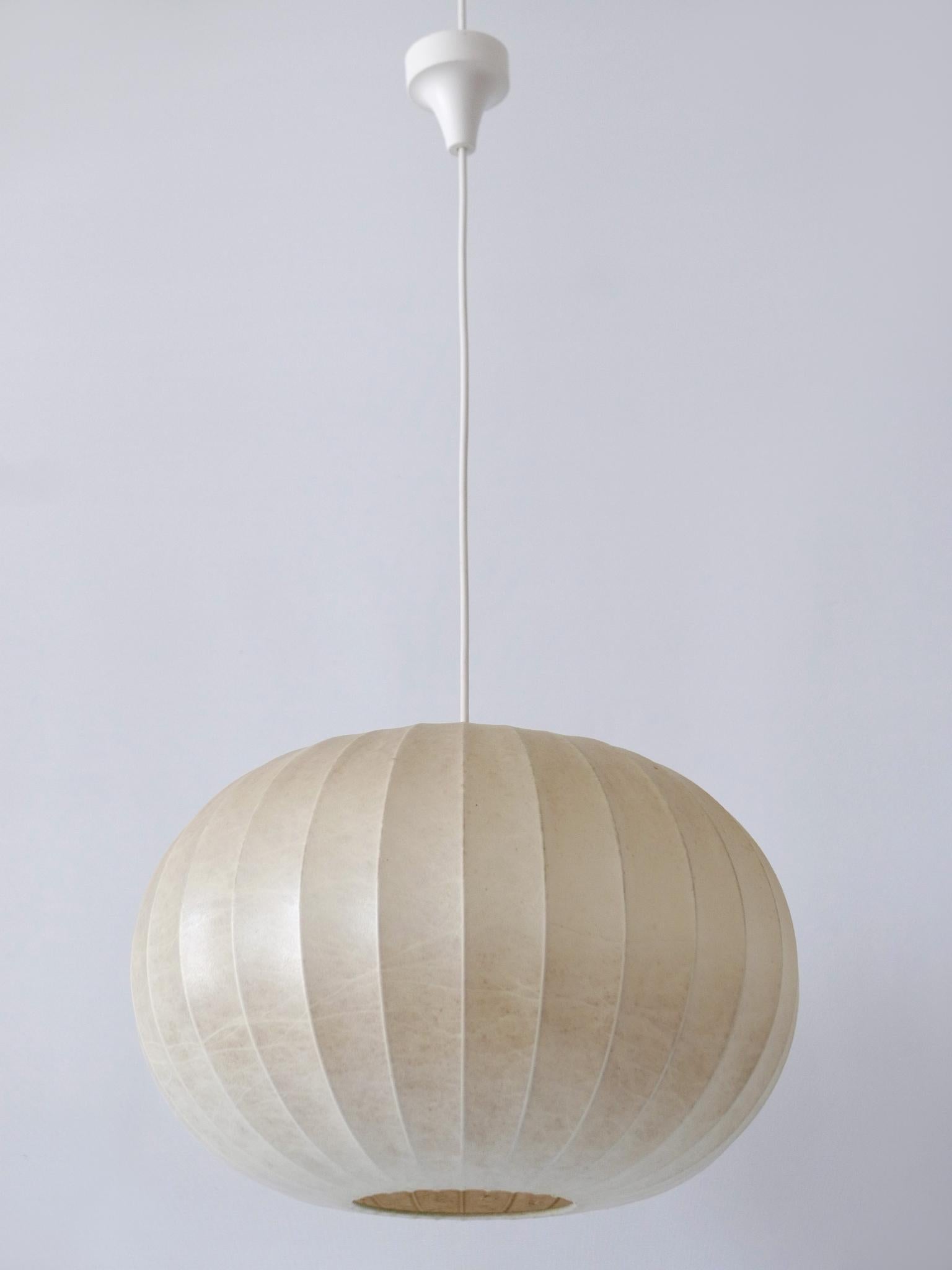 Charmante lampe pendante Cocoon moderne du milieu du siècle Allemagne des années 1960 en vente 2