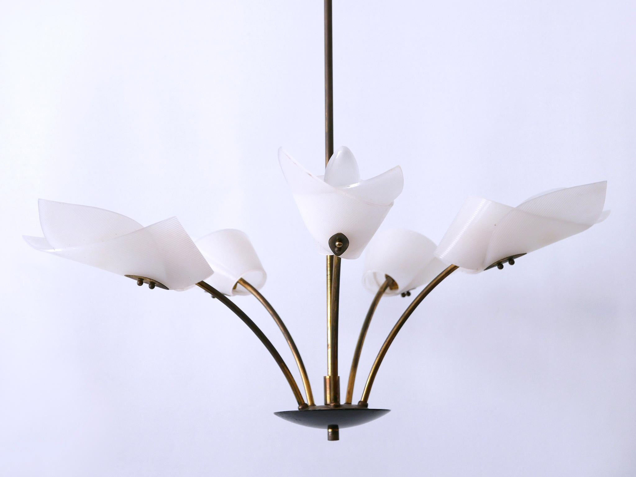 Lovely Mid-Century Modern Fived-Armed Chandelier or Pendant Lamp Germany 1950s For Sale 1