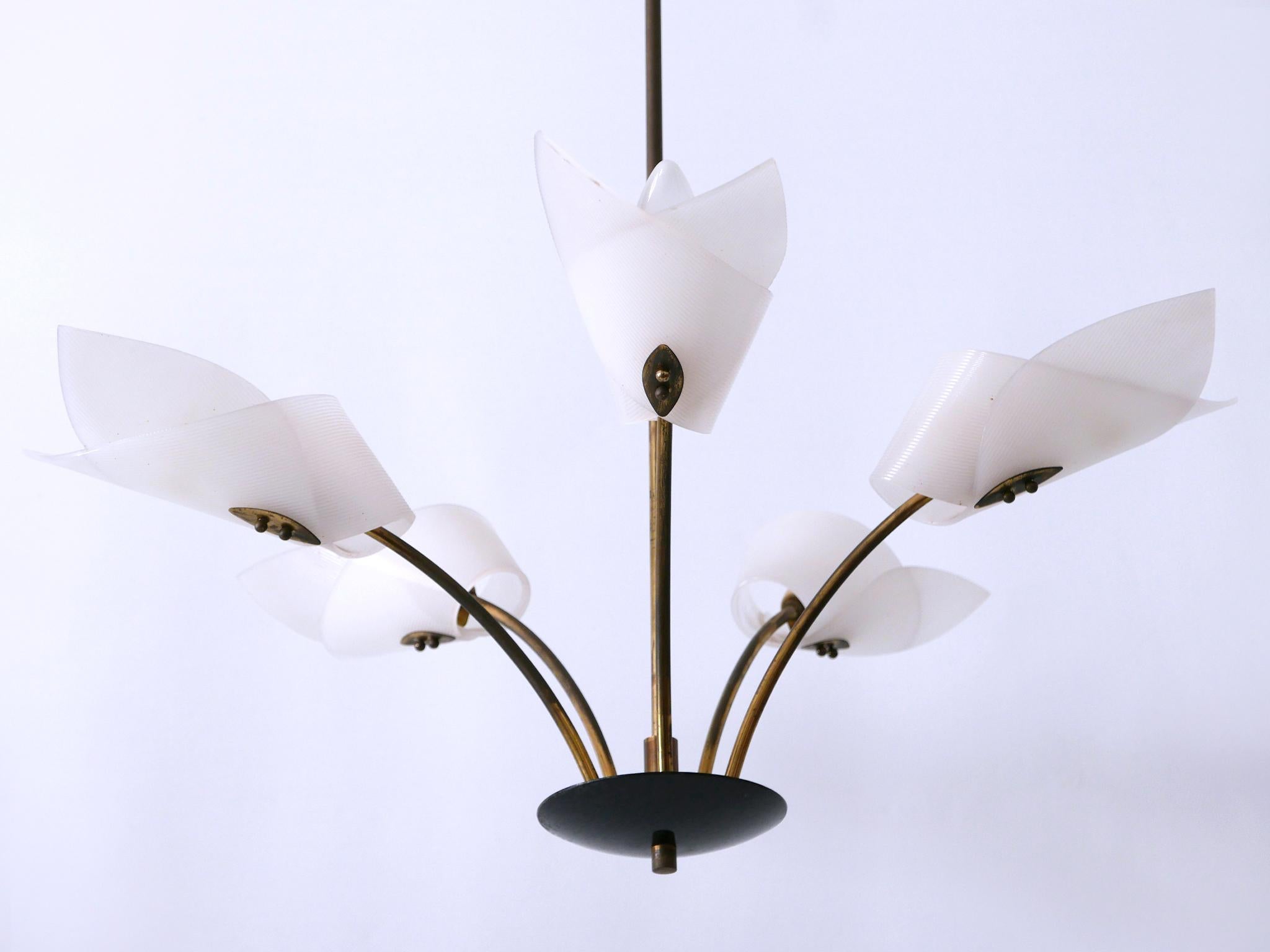 Lovely Mid-Century Modern Fived-Armed Chandelier or Pendant Lamp Germany 1950s For Sale 2