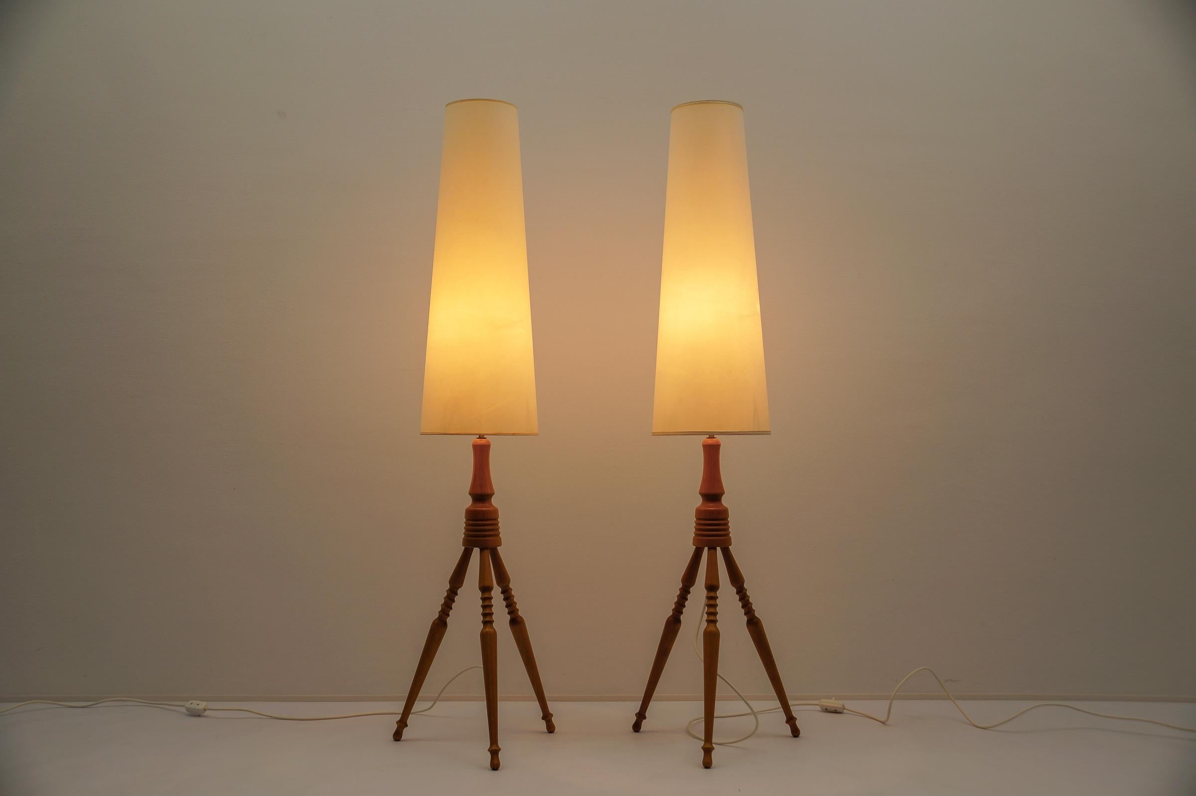 Lovely Mid-Century Modern Floor Lamp in Wood, 1960s, France For Sale 7