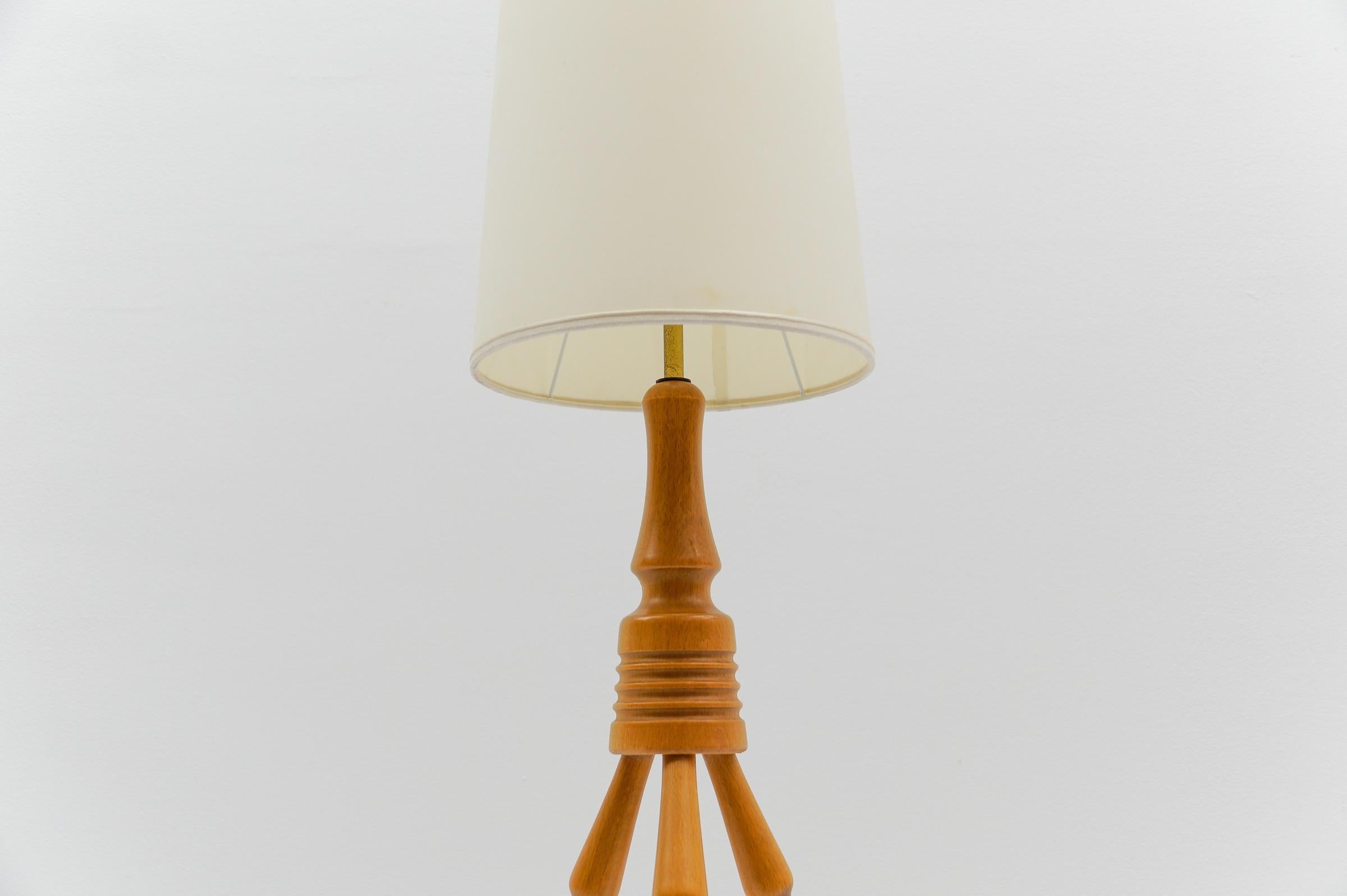 Lovely Mid-Century Modern Floor Lamp in Wood, 1960s, France For Sale 3