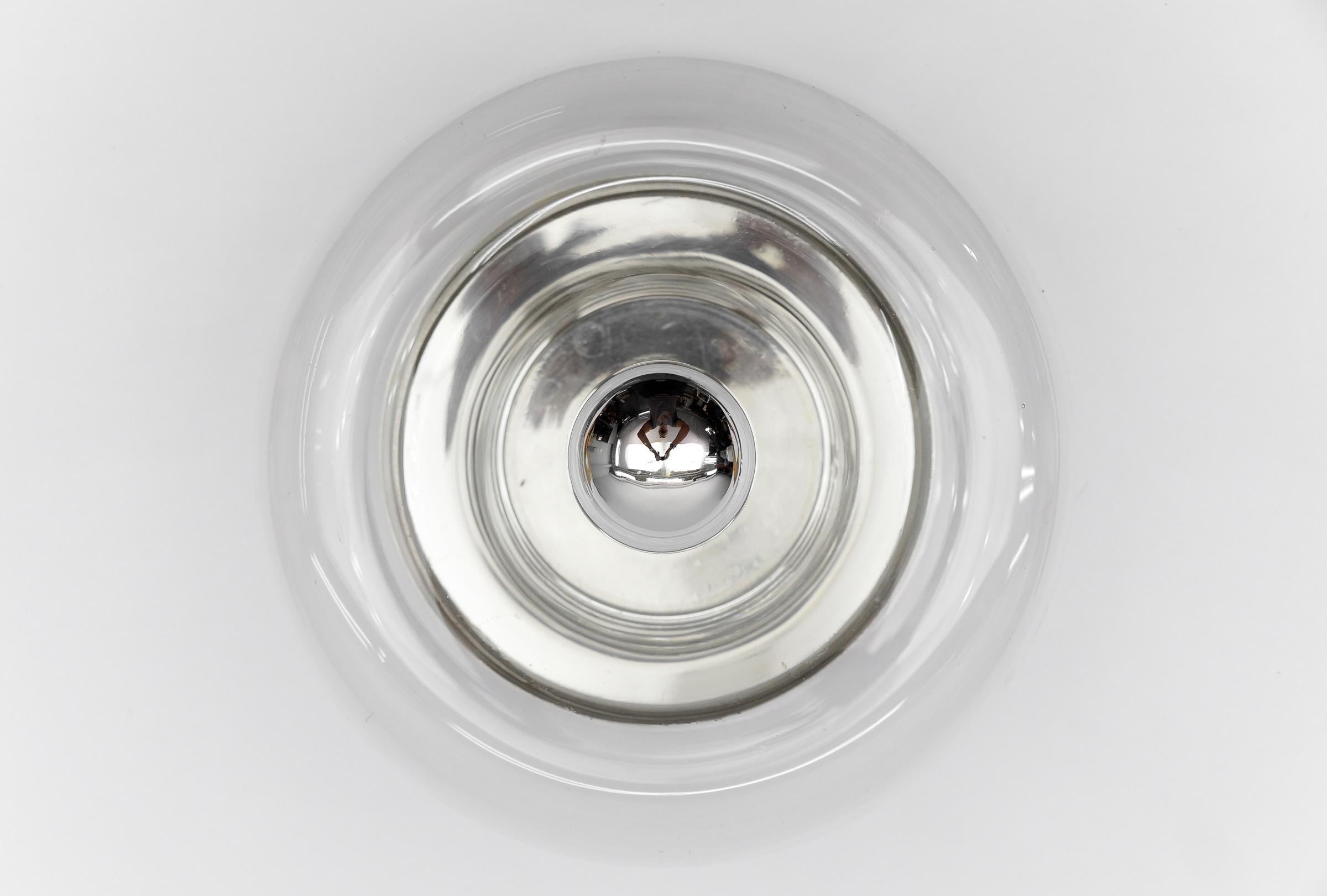 Schöne Mid-Century Modern Glas Donut Wand- oder Deckenleuchte, Deutschland, 1960er Jahre im Angebot 2