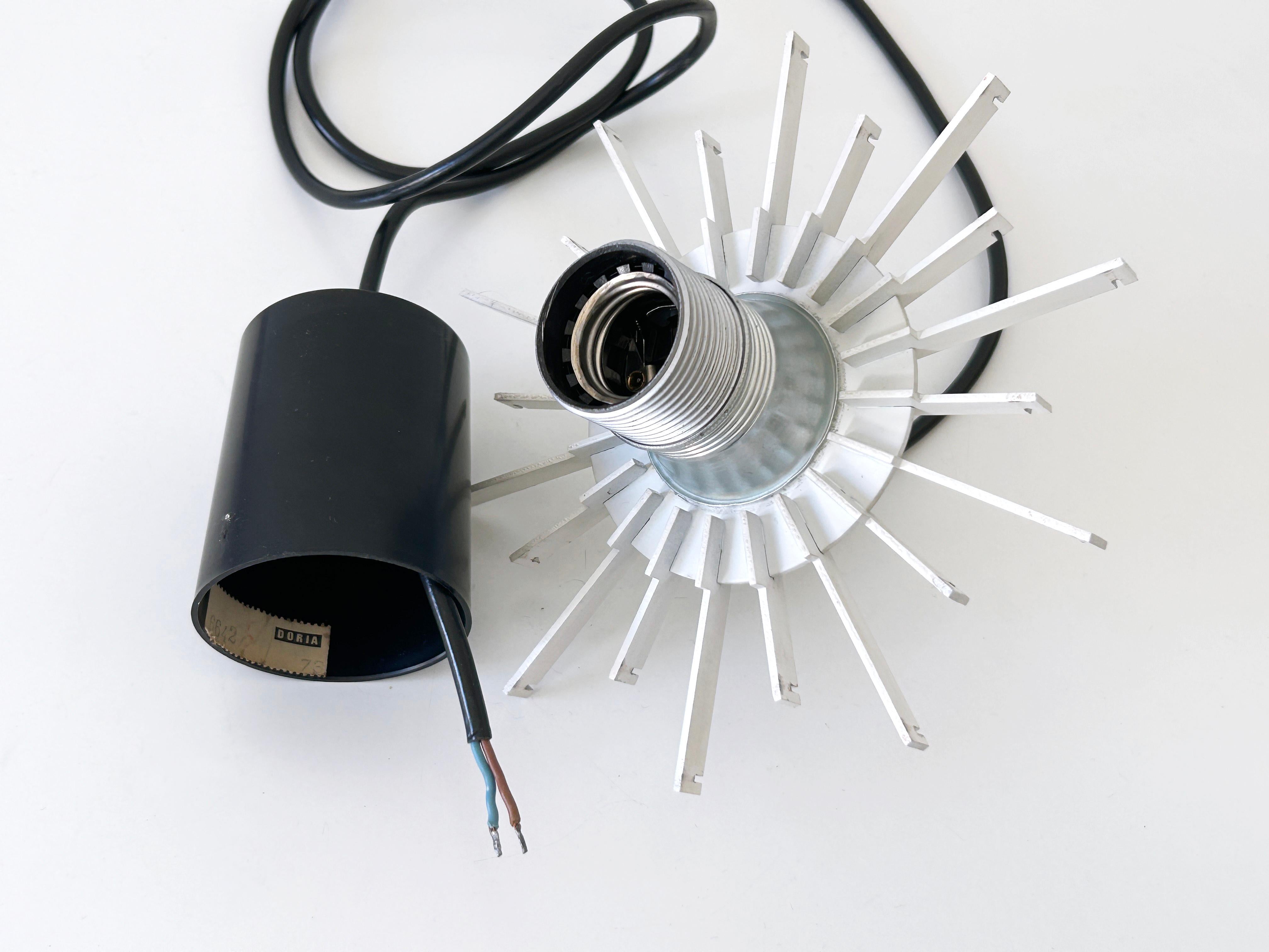 Hübsche Mid Century Modern Pendelleuchte oder Hängelampe von Doria 1960 Deutschland im Angebot 13