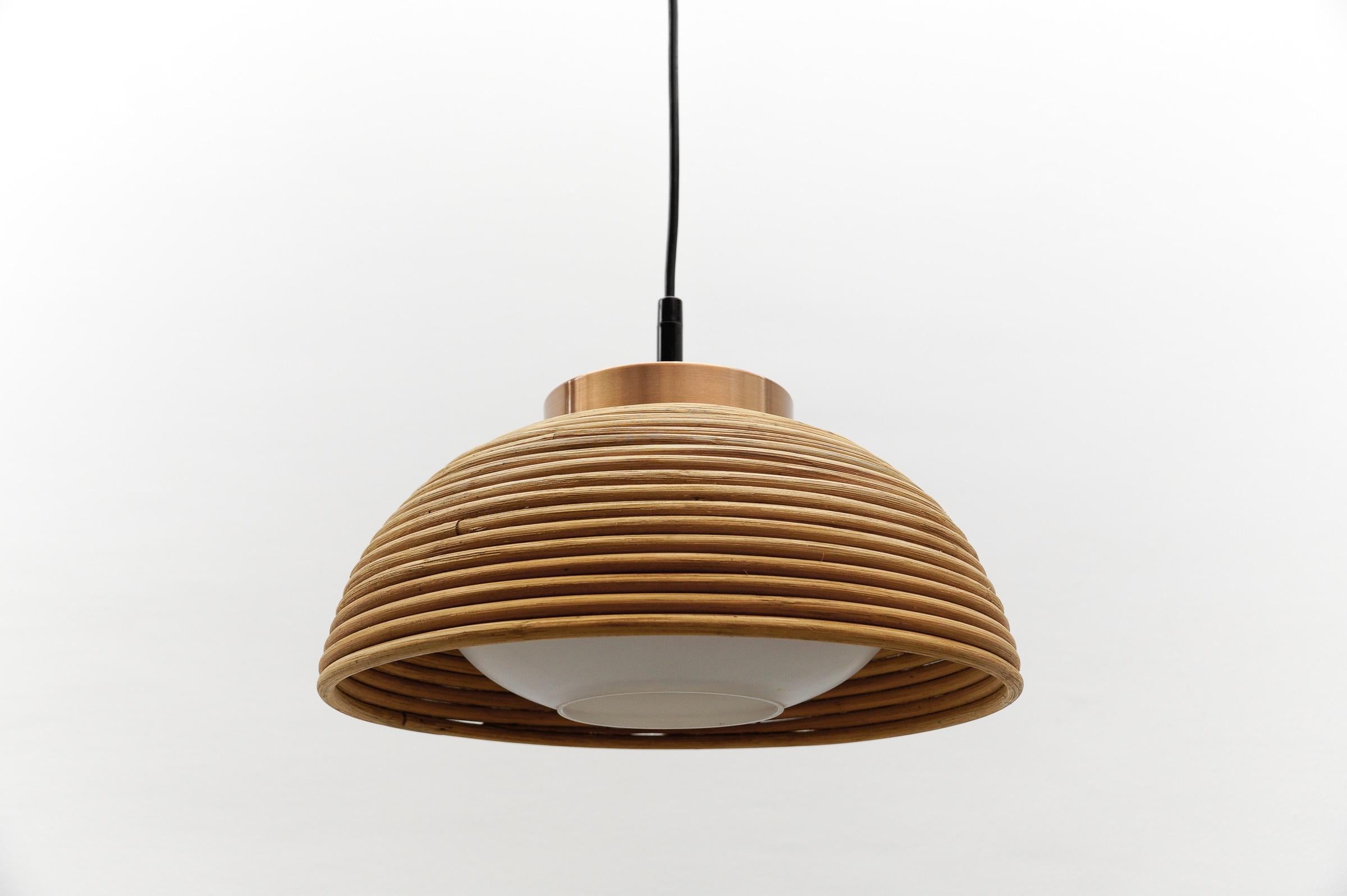 Lovely Mid-Century Modern Pendant Light made in Rattan, Glass and Copper , 1960s For Sale 1