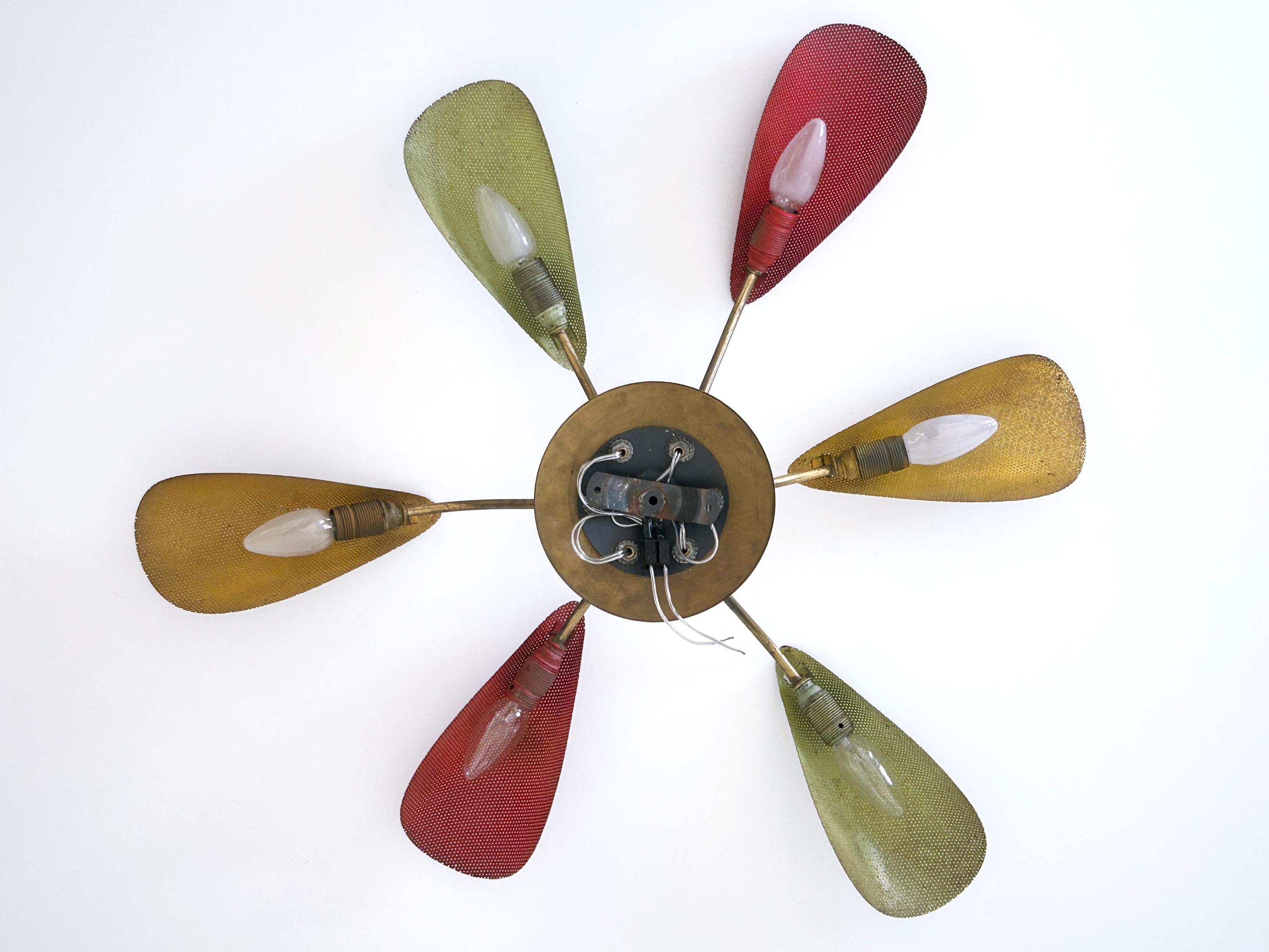 Bella lampada da soffitto in metallo traforato e ottone della metà del secolo scorso, Germania, anni '50 in vendita 11