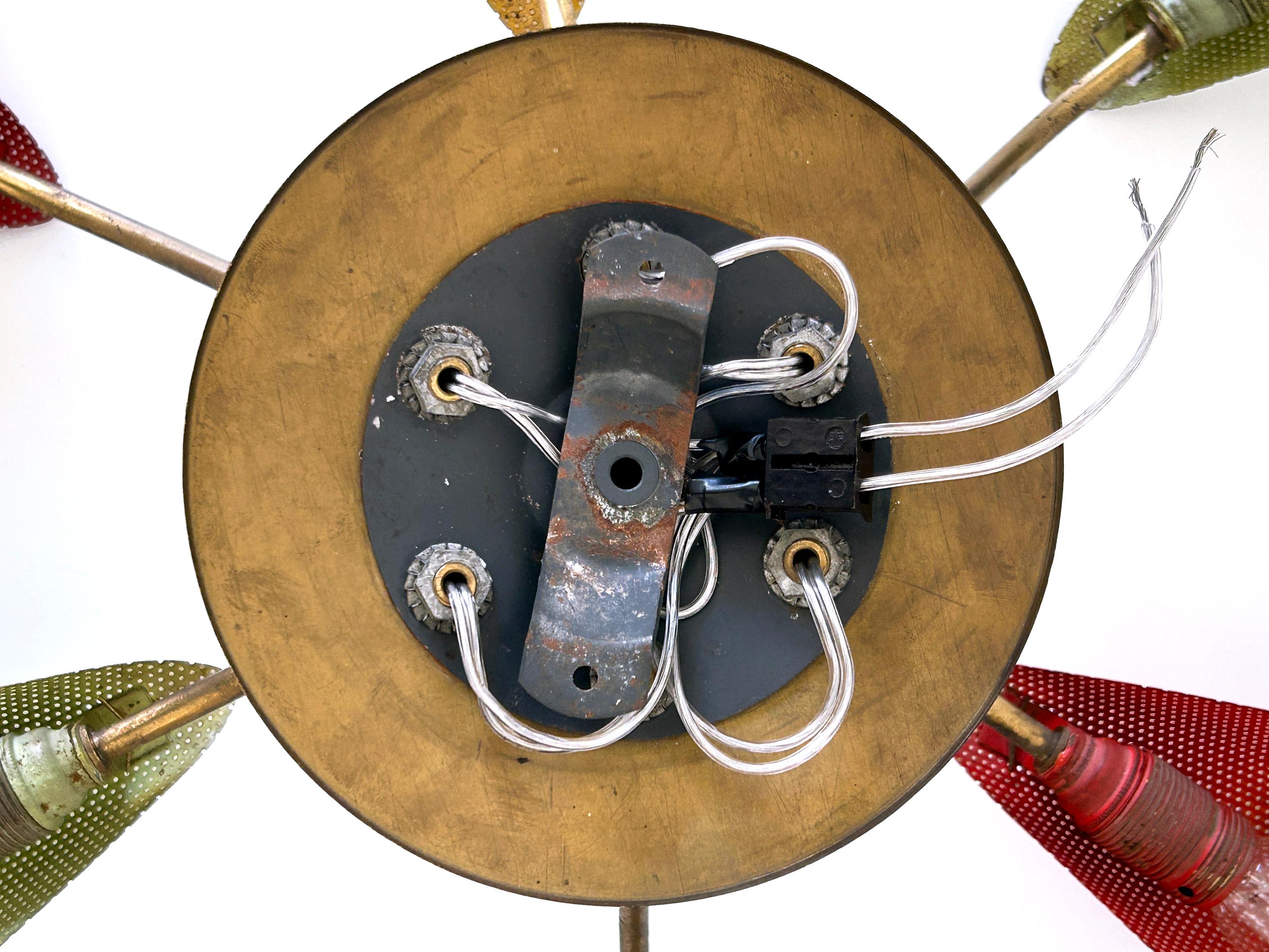 Bella lampada da soffitto in metallo traforato e ottone della metà del secolo scorso, Germania, anni '50 in vendita 13