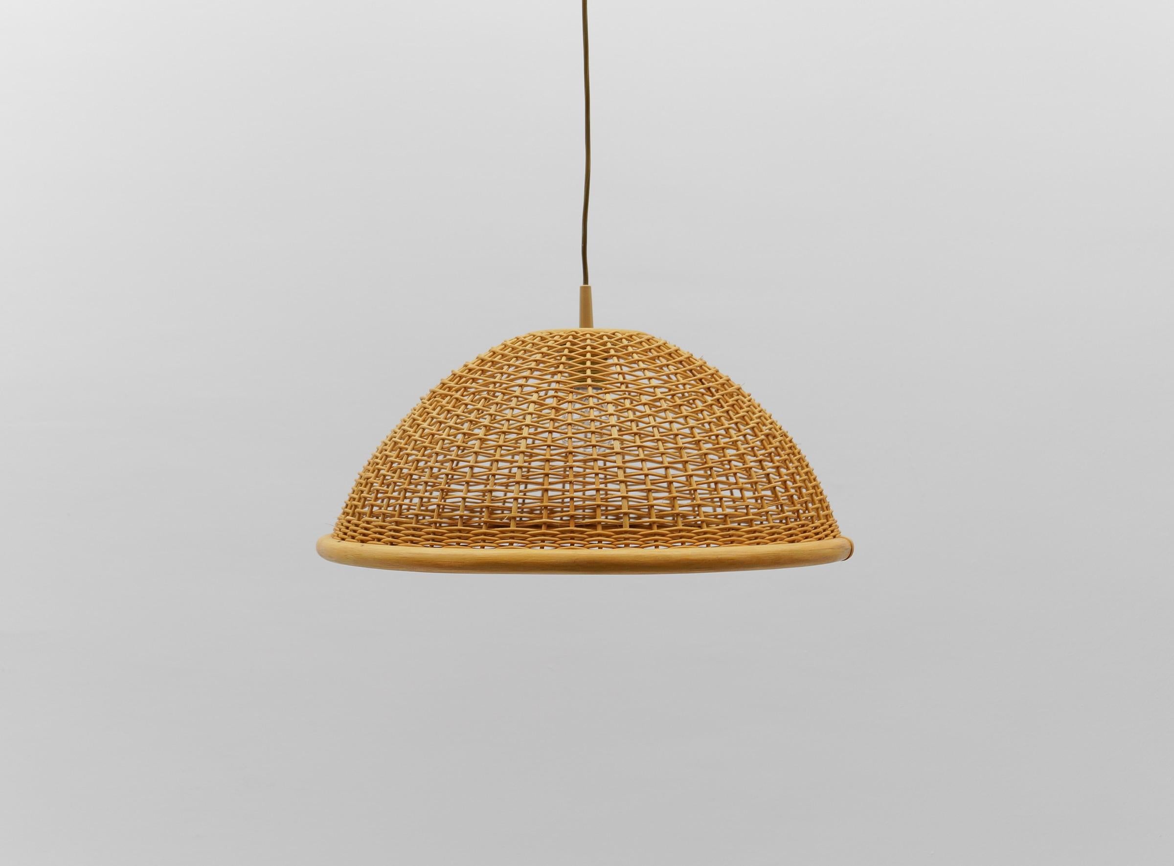 Mid-20th Century Lovely Mid-Century Modern Rattan Wicker Pendant Light, 1960s Italy For Sale