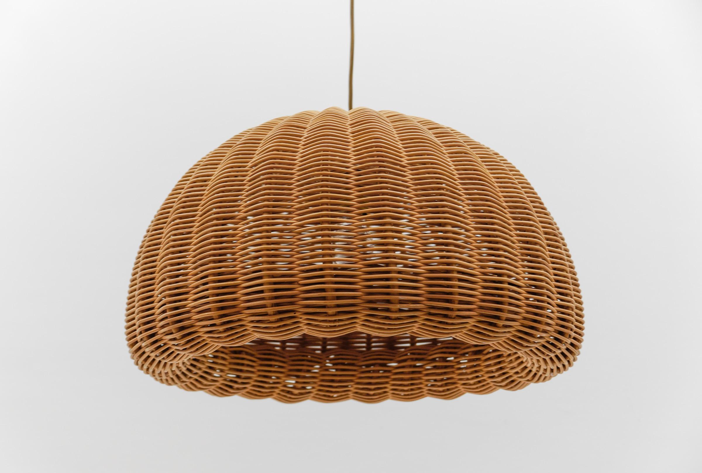 Lovely Mid-Century Modern Rattan Wicker Pendant Light, 1960s Italy 2