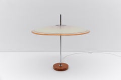 Preciosa lámpara de mesa moderna de mediados de siglo, años 60 Alemania