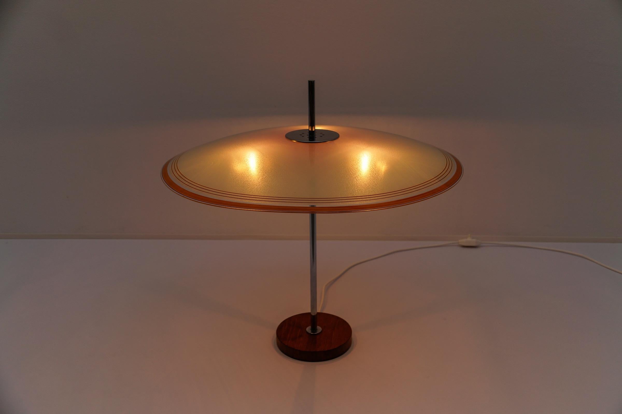 Milieu du XXe siècle Charmante lampe de table moderne du milieu du siècle, années 1960, Allemagne en vente