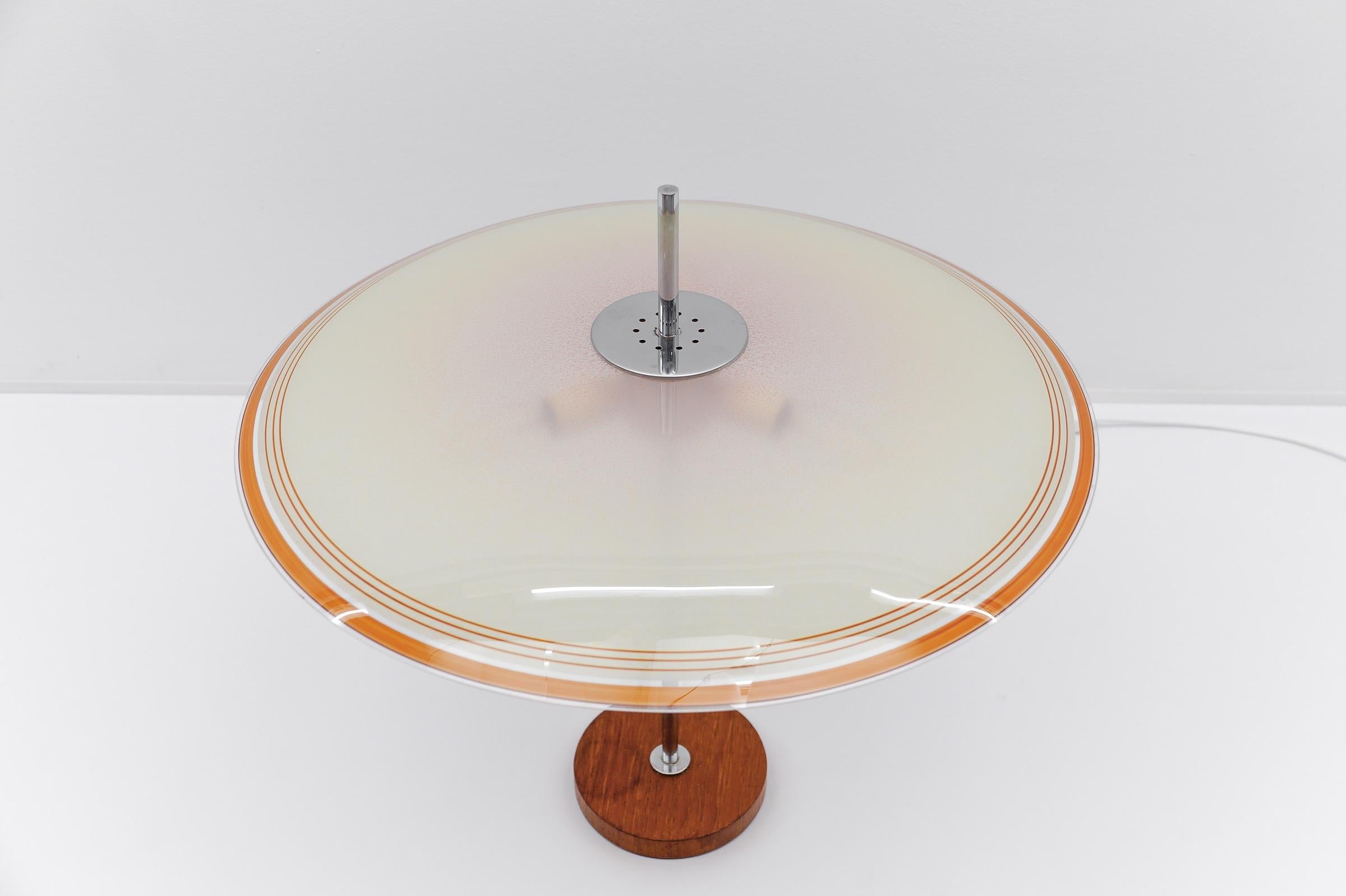 Charmante lampe de table moderne du milieu du siècle, années 1960, Allemagne en vente 1