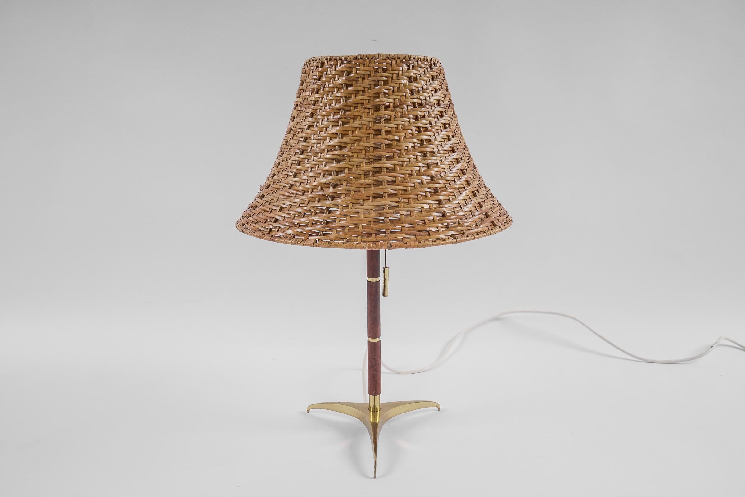 Austrian Lovely Mid-Century Modern Table Lamp in Brass, Wicker and Teak, 1950s, Austria For Sale